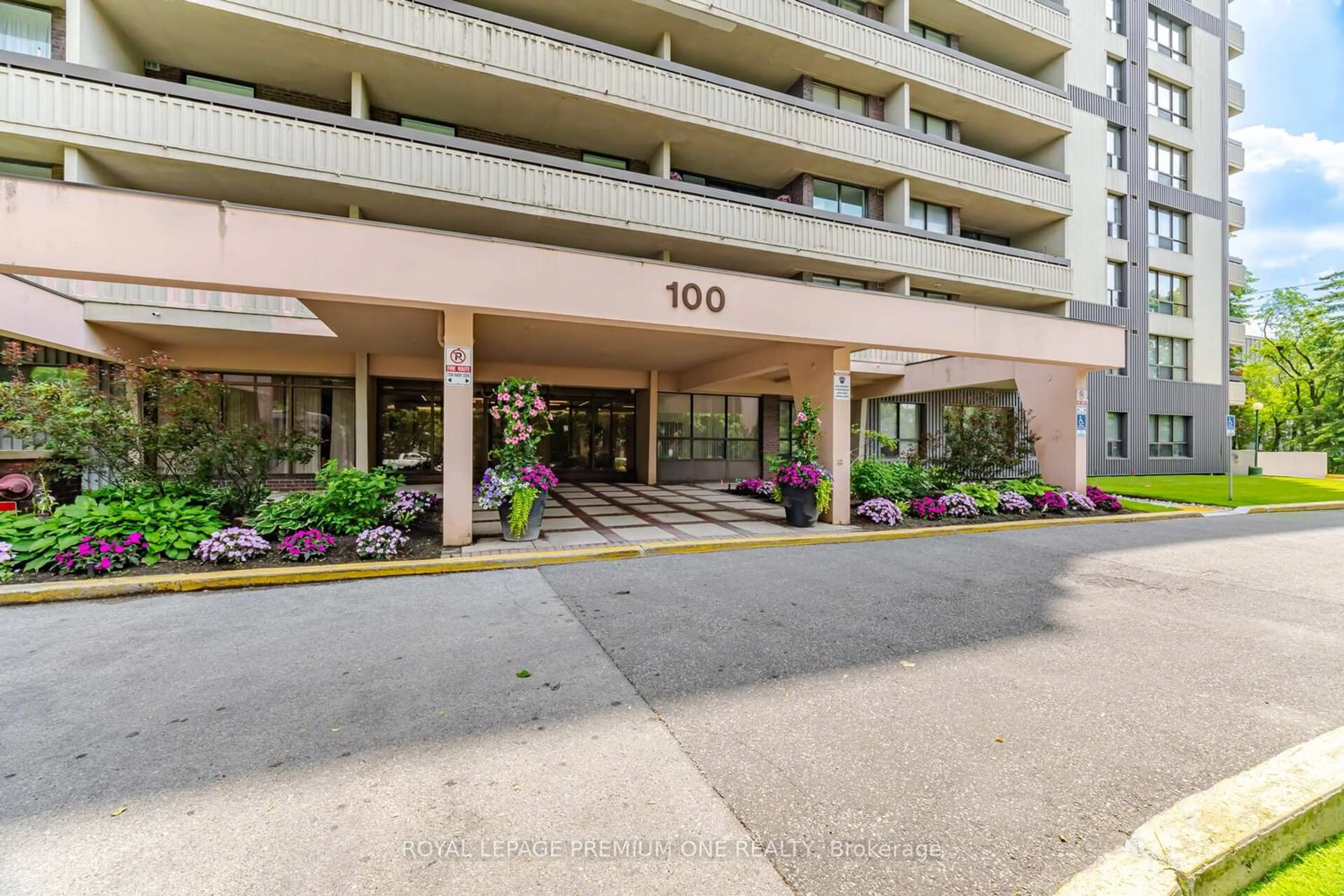 Unknown for 100 Canyon Ave #302, Toronto Ontario M3H 5T9