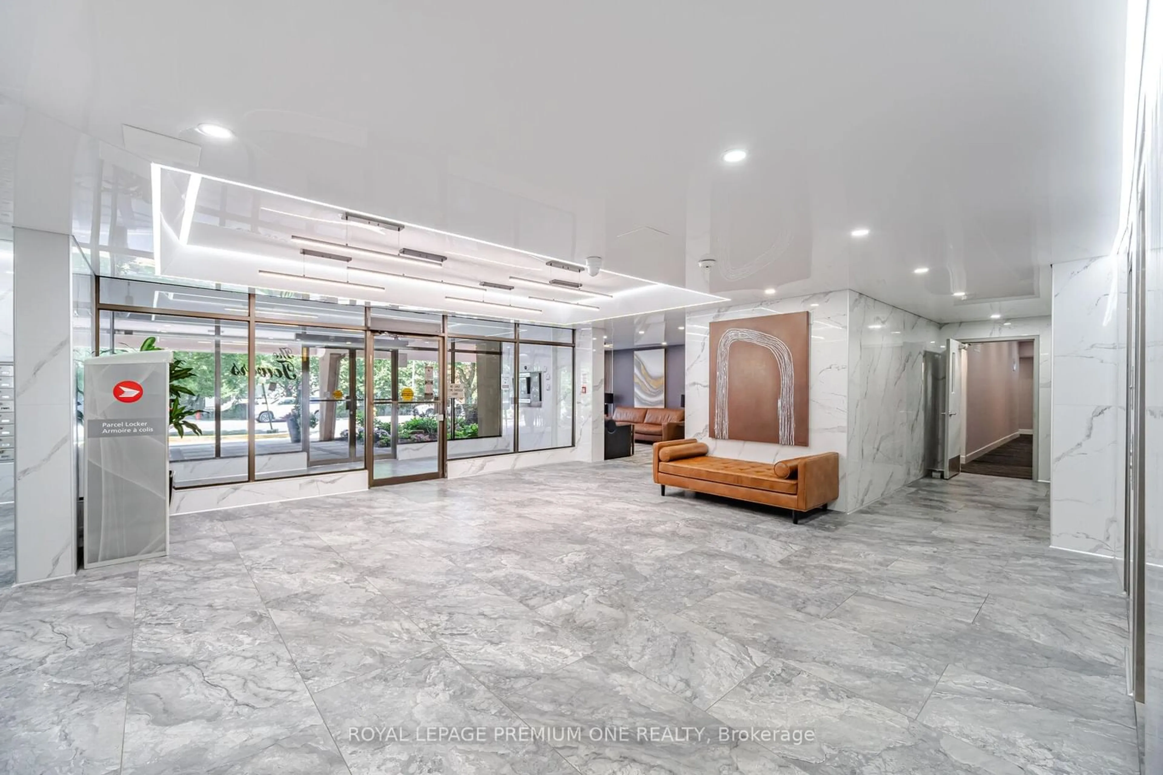 Lobby for 100 Canyon Ave #302, Toronto Ontario M3H 5T9
