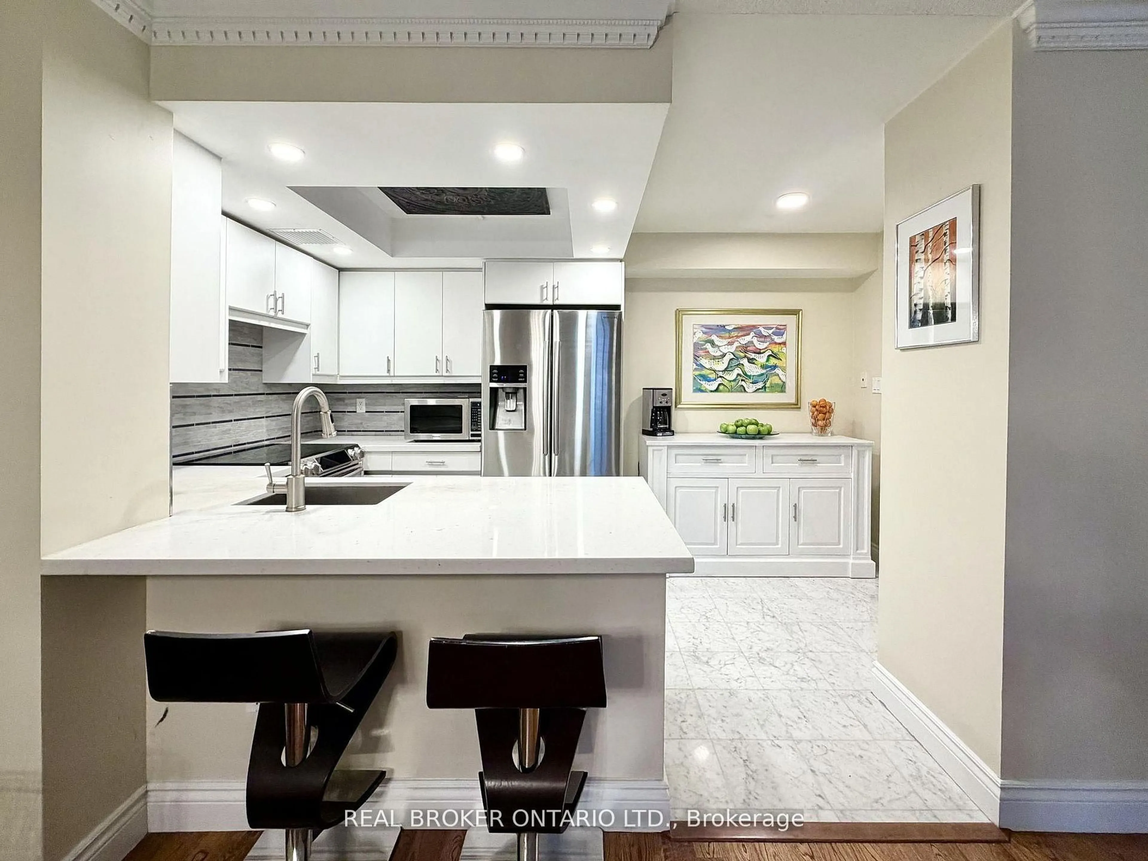 Contemporary kitchen, ceramic/tile floor for 130 Carlton St #602, Toronto Ontario M5A 4K3