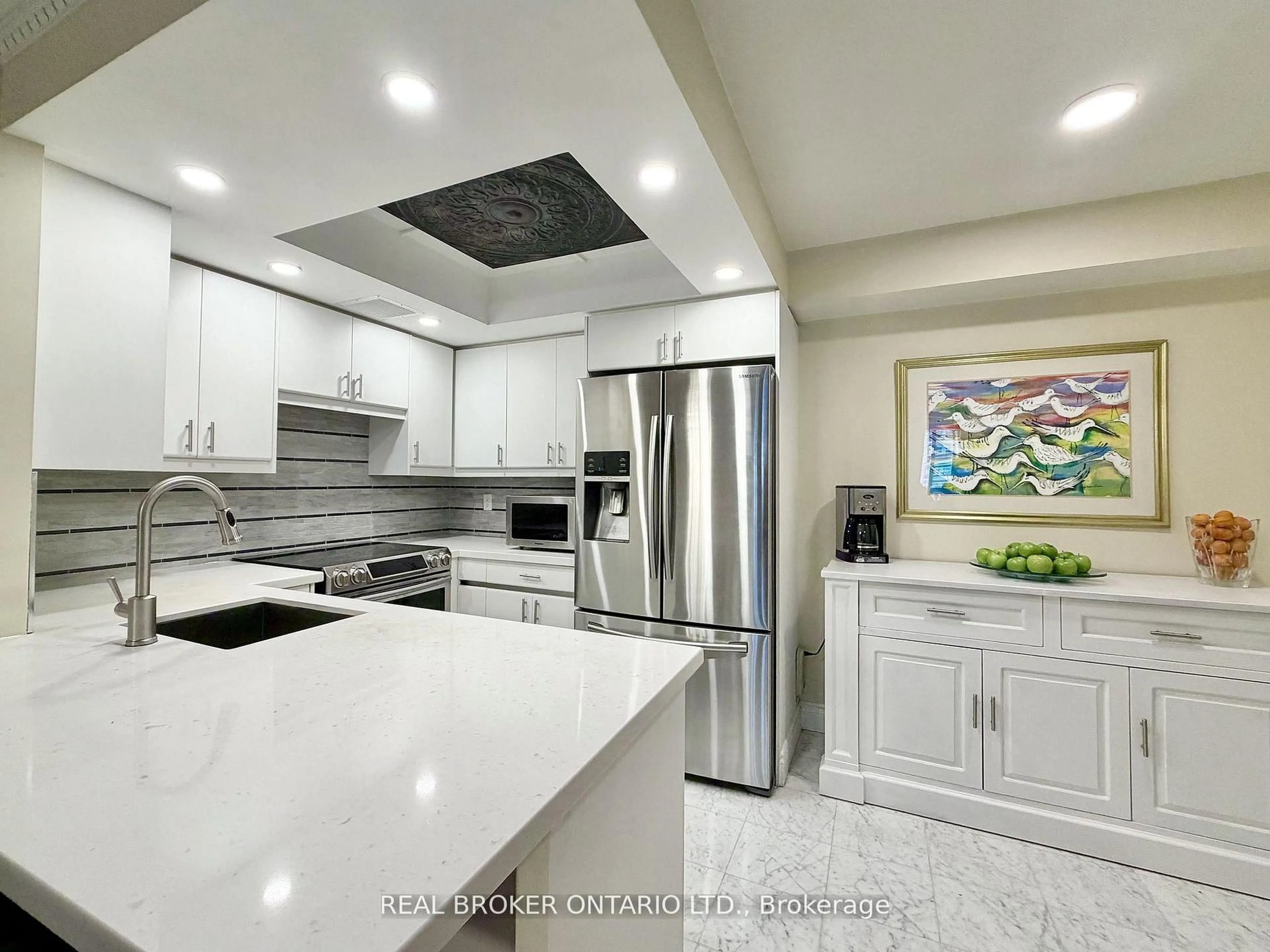 Contemporary kitchen, ceramic/tile floor for 130 Carlton St #602, Toronto Ontario M5A 4K3