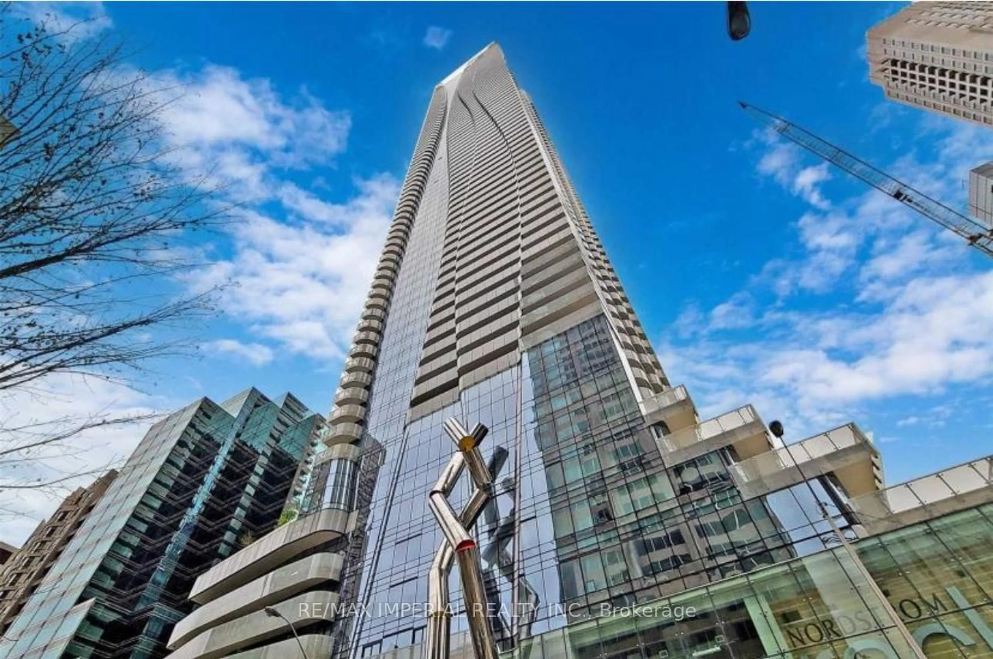 Indoor foyer for 1 Bloor St #6407, Toronto Ontario M4W 1A9