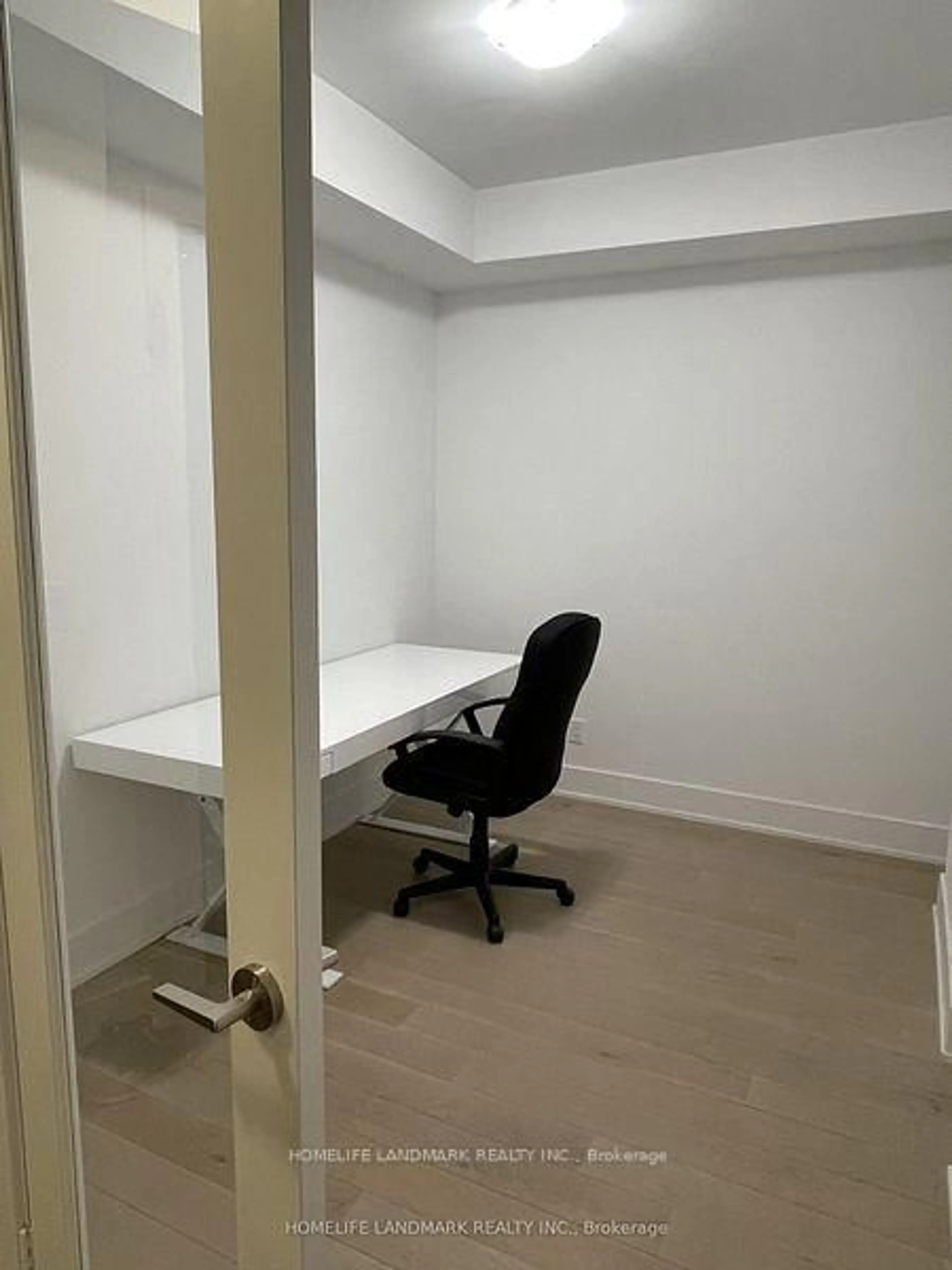 A pic of a room for 200 Bloor St #1004, Toronto Ontario M5S 1T8