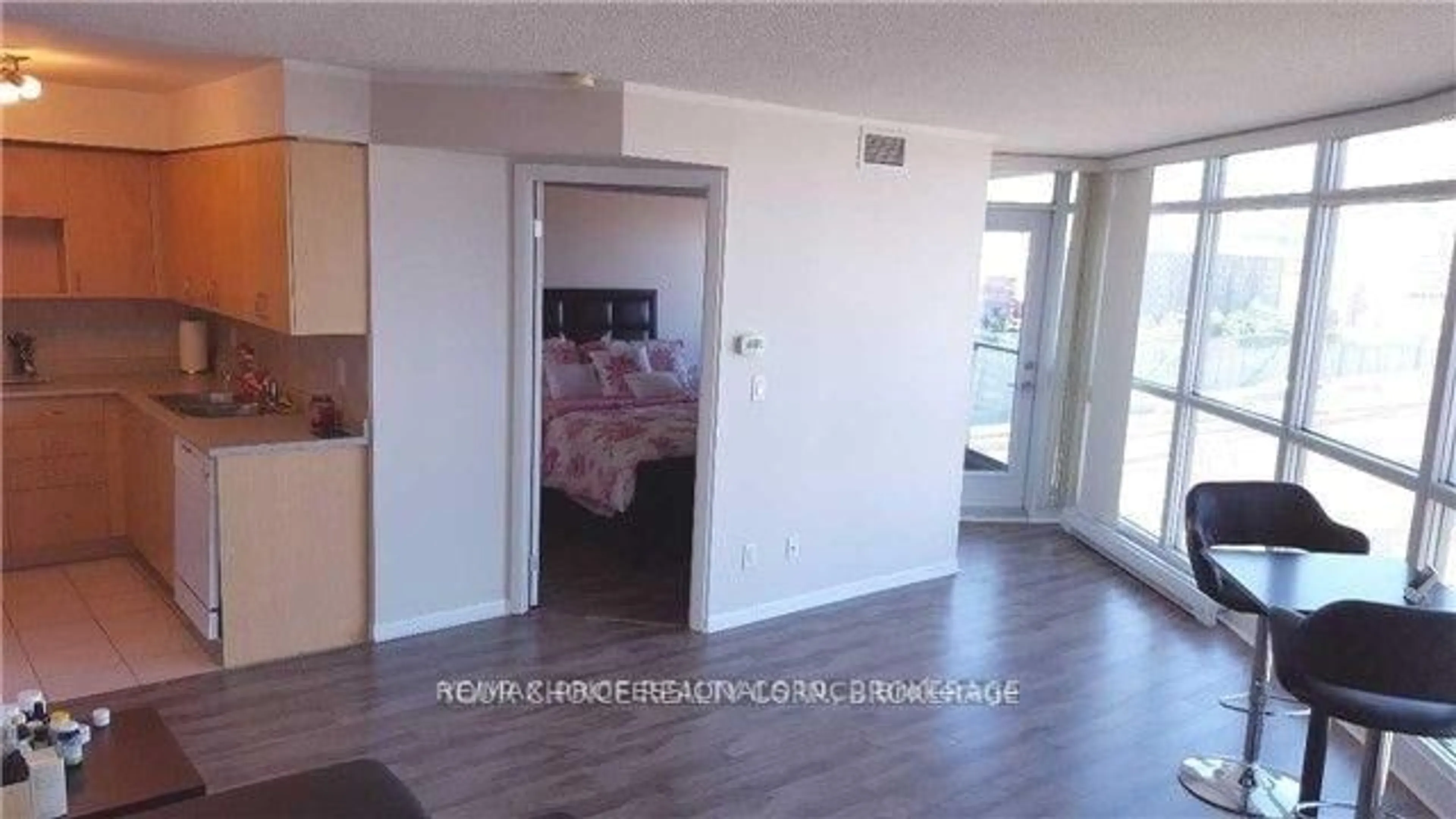 A pic of a room for 18 Yonge St #1311, Toronto Ontario M5E 1Z8