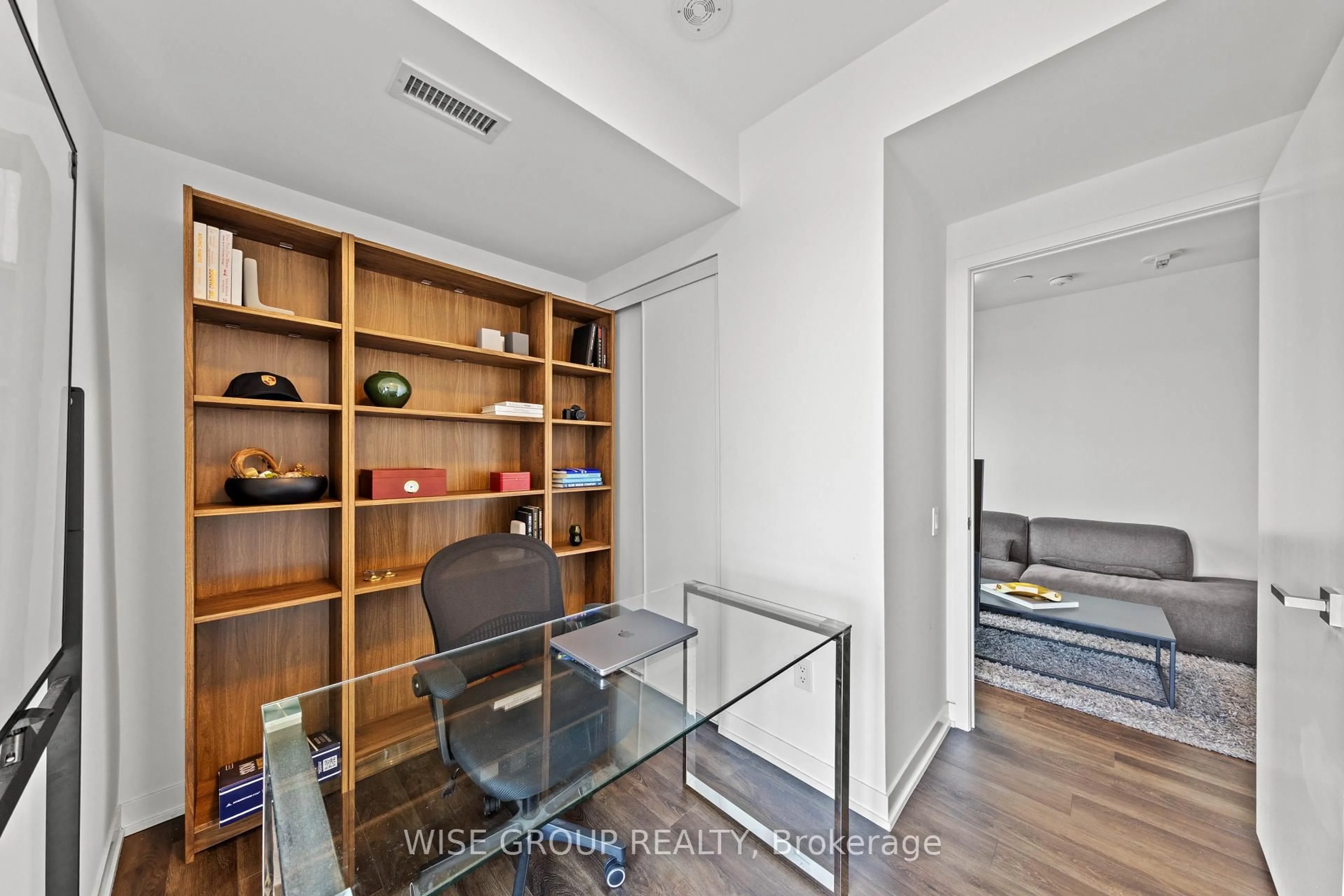 A pic of a room for 500 Wilson Ave #915, Toronto Ontario M3H 0E5
