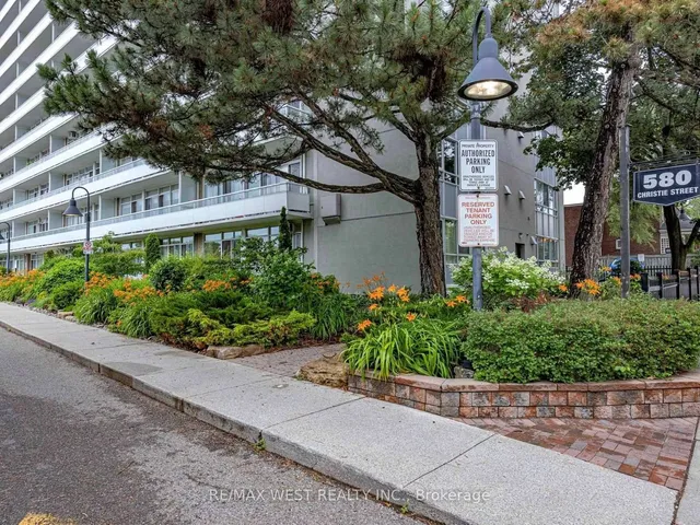 580 Christie St #302, Toronto 2