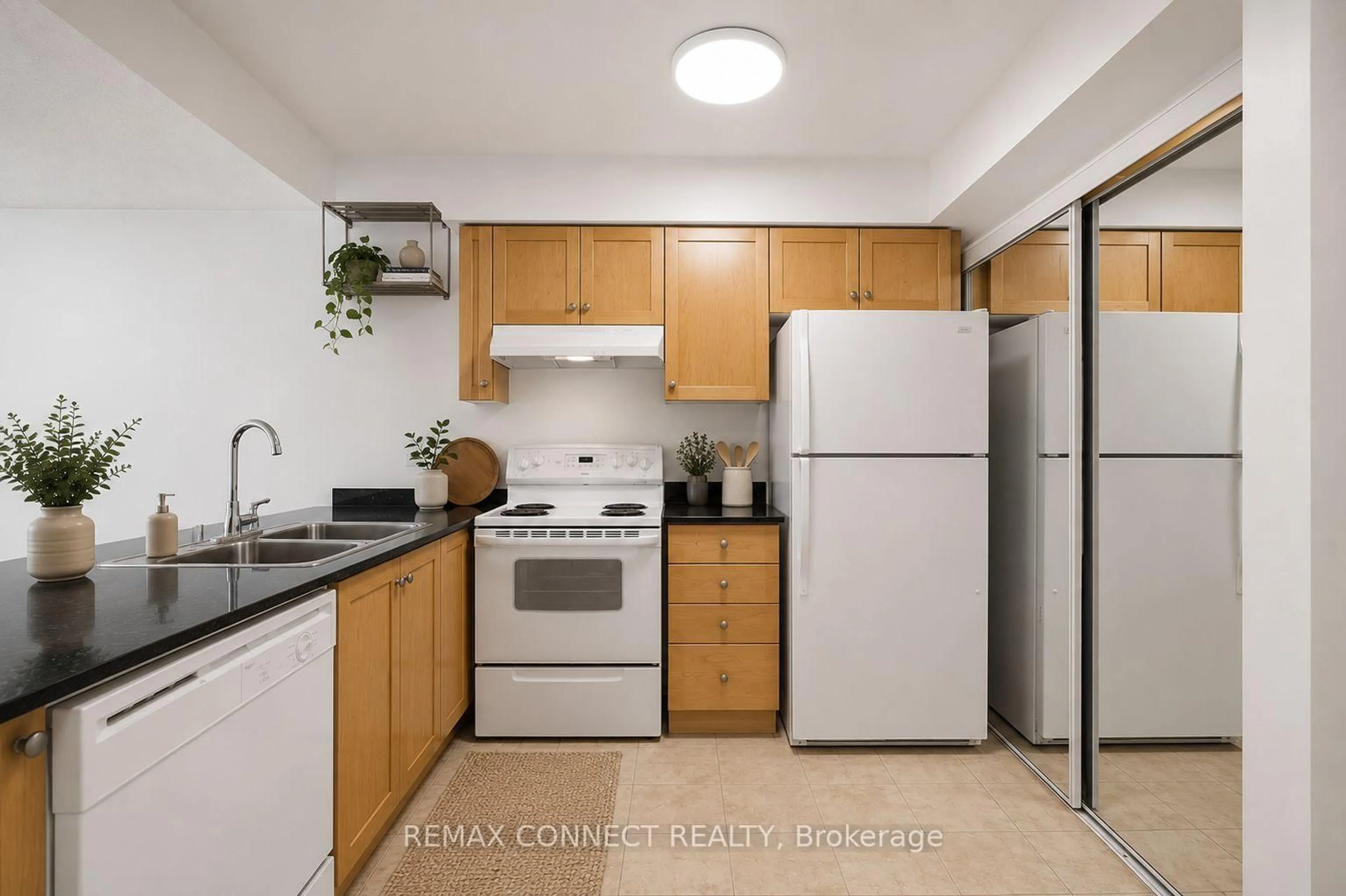 Standard kitchen, unknown for 313 Richmond St #1254, Toronto Ontario M5A 4S7