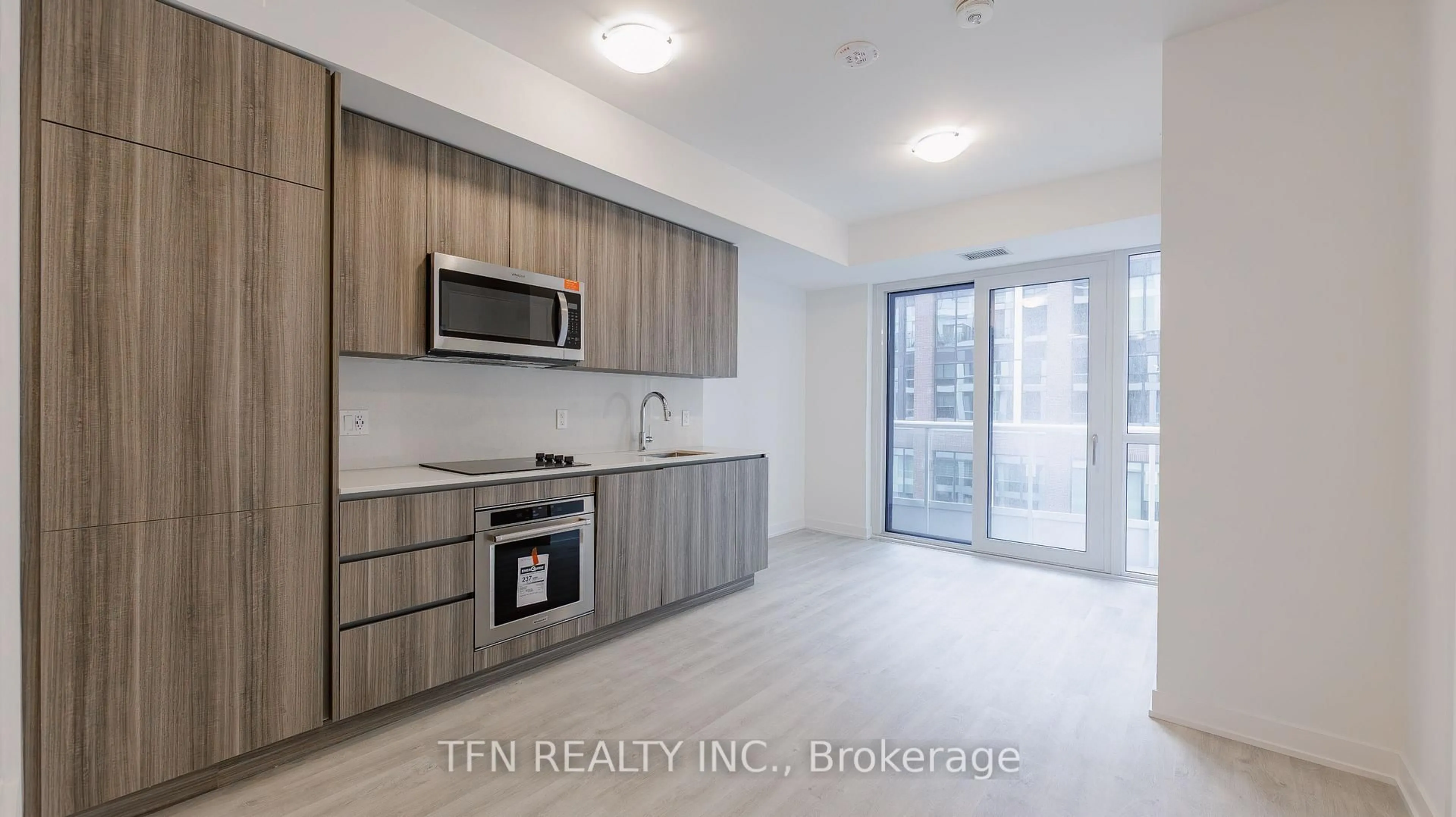 Standard kitchen, unknown for 15 Richardson St #1028, Toronto Ontario M5A 0Y5