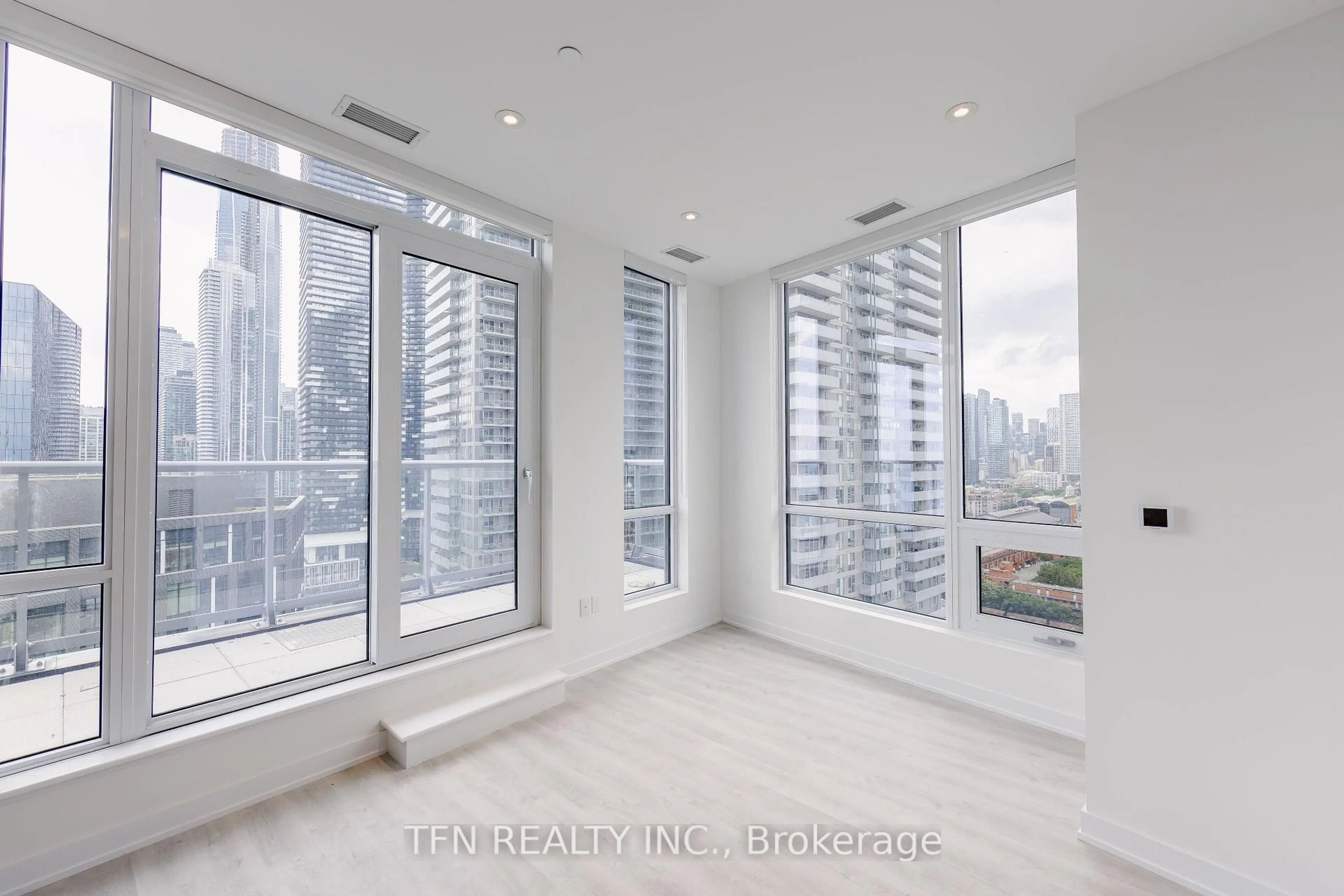 A pic of a room for 15 Richardson St #2116, Toronto Ontario M5A 0Y5