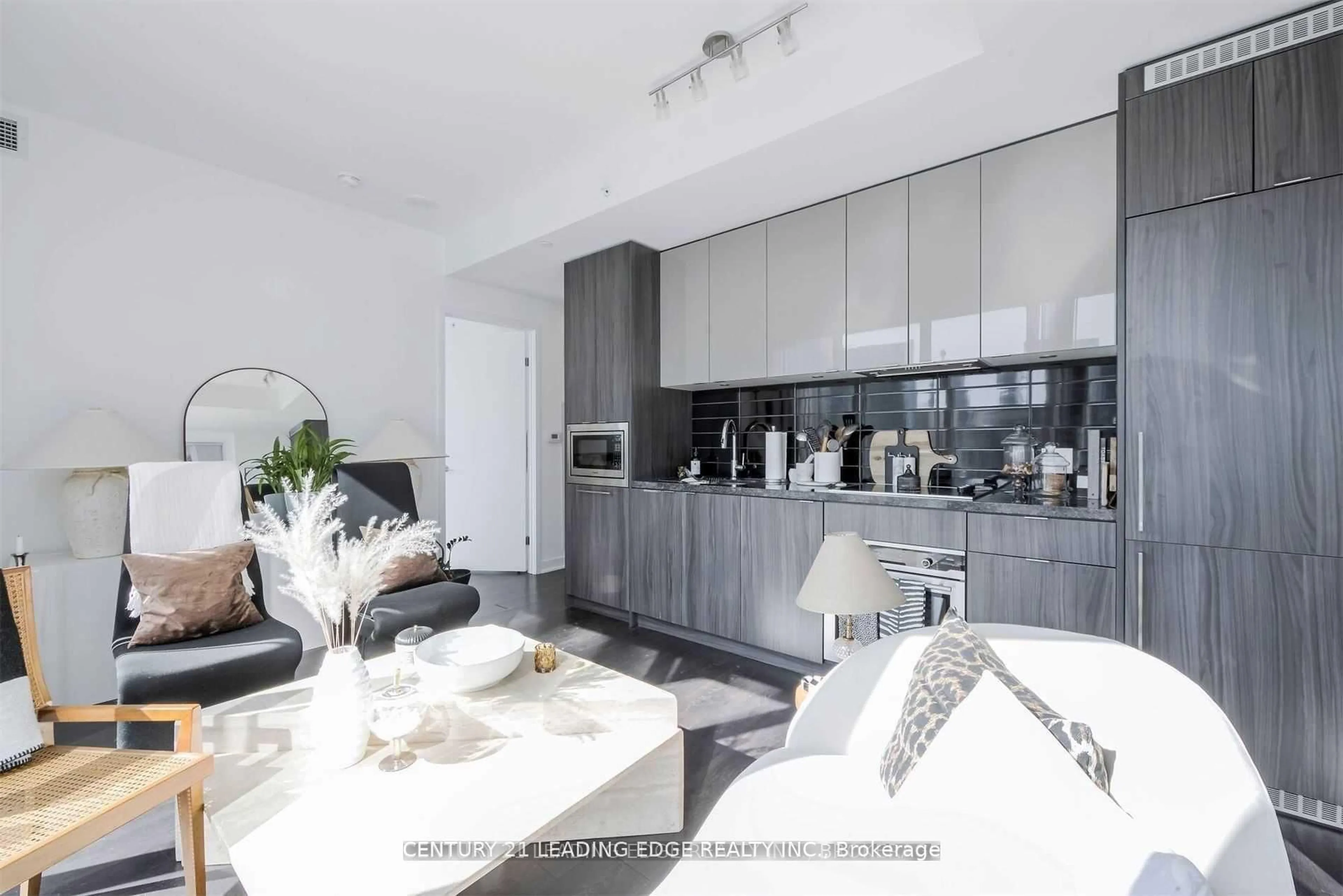 Open concept kitchen, unknown for 115 Blue Jays Way Blvd #3812, Toronto Ontario M5V 0N4
