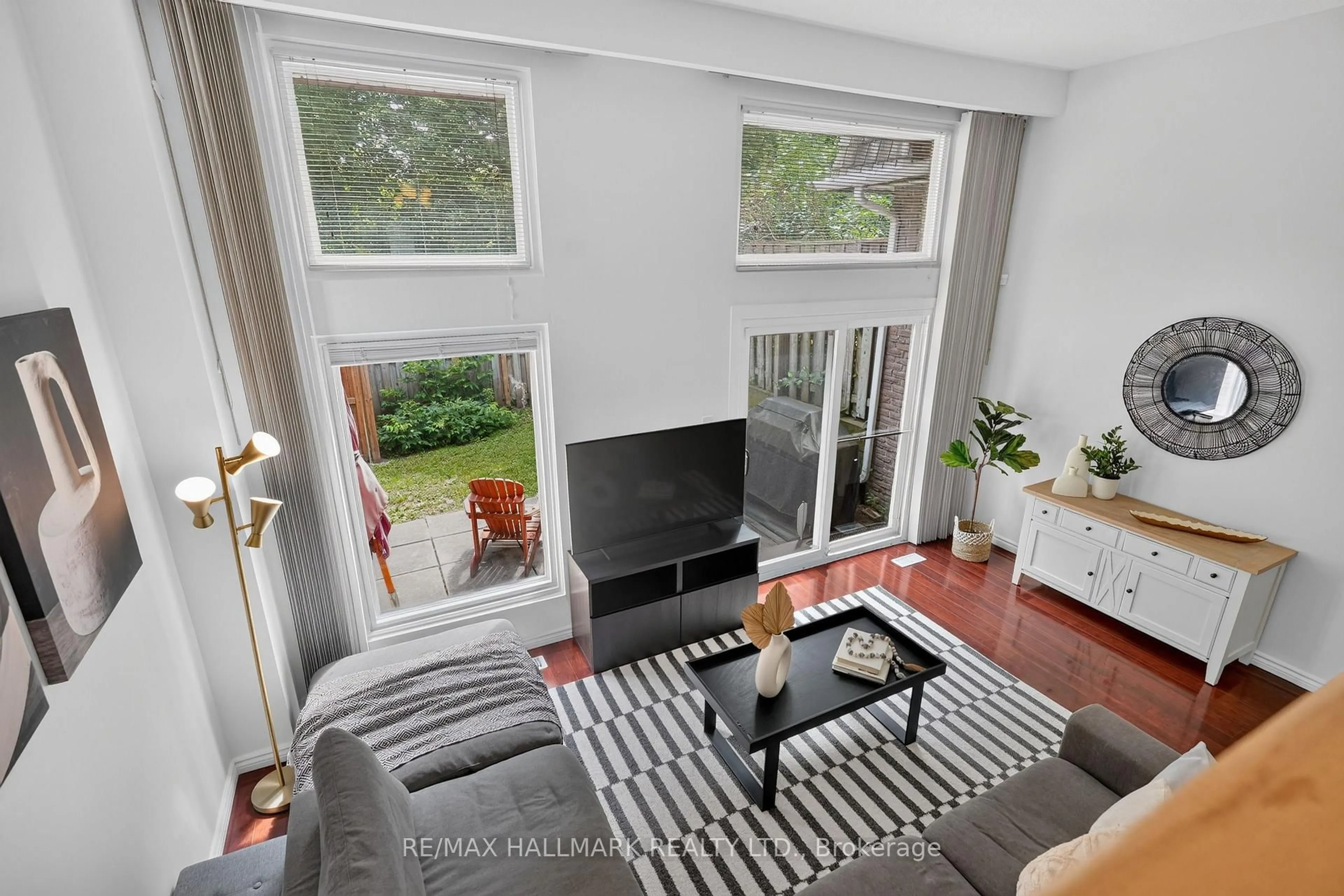 Living room with furniture, unknown for 113 Wild Briar Way #77, Toronto Ontario M2J 2L5