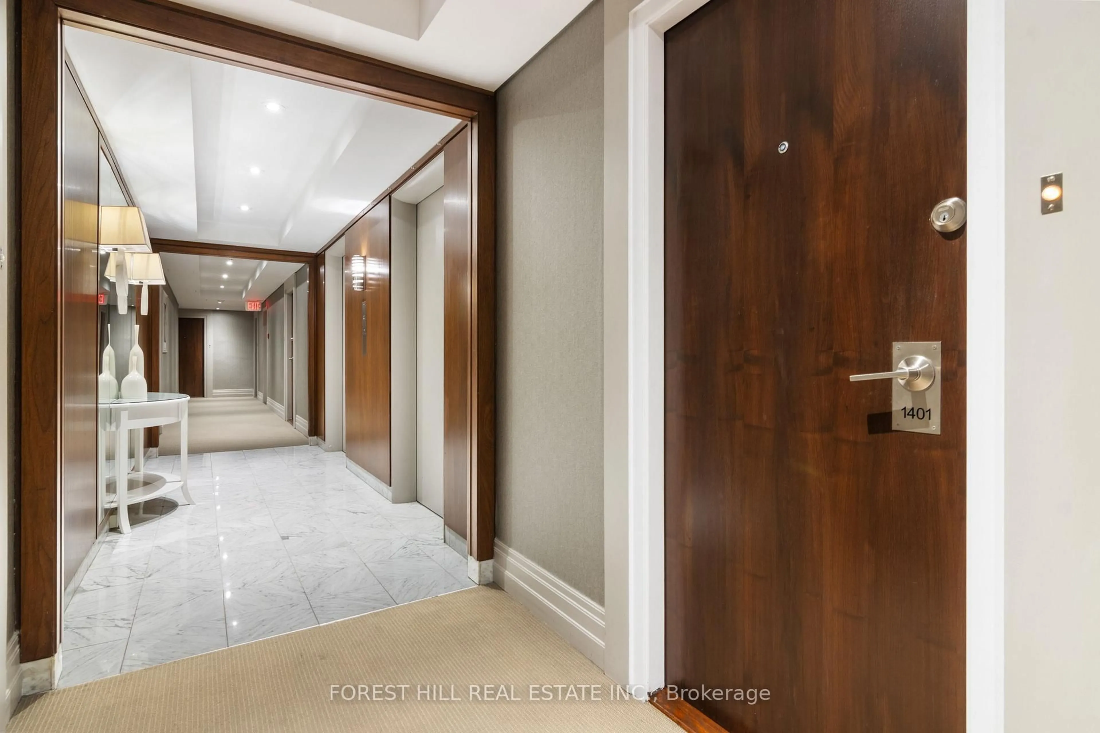 Indoor foyer for 500 Avenue Rd #1401, Toronto Ontario M4V 2J6