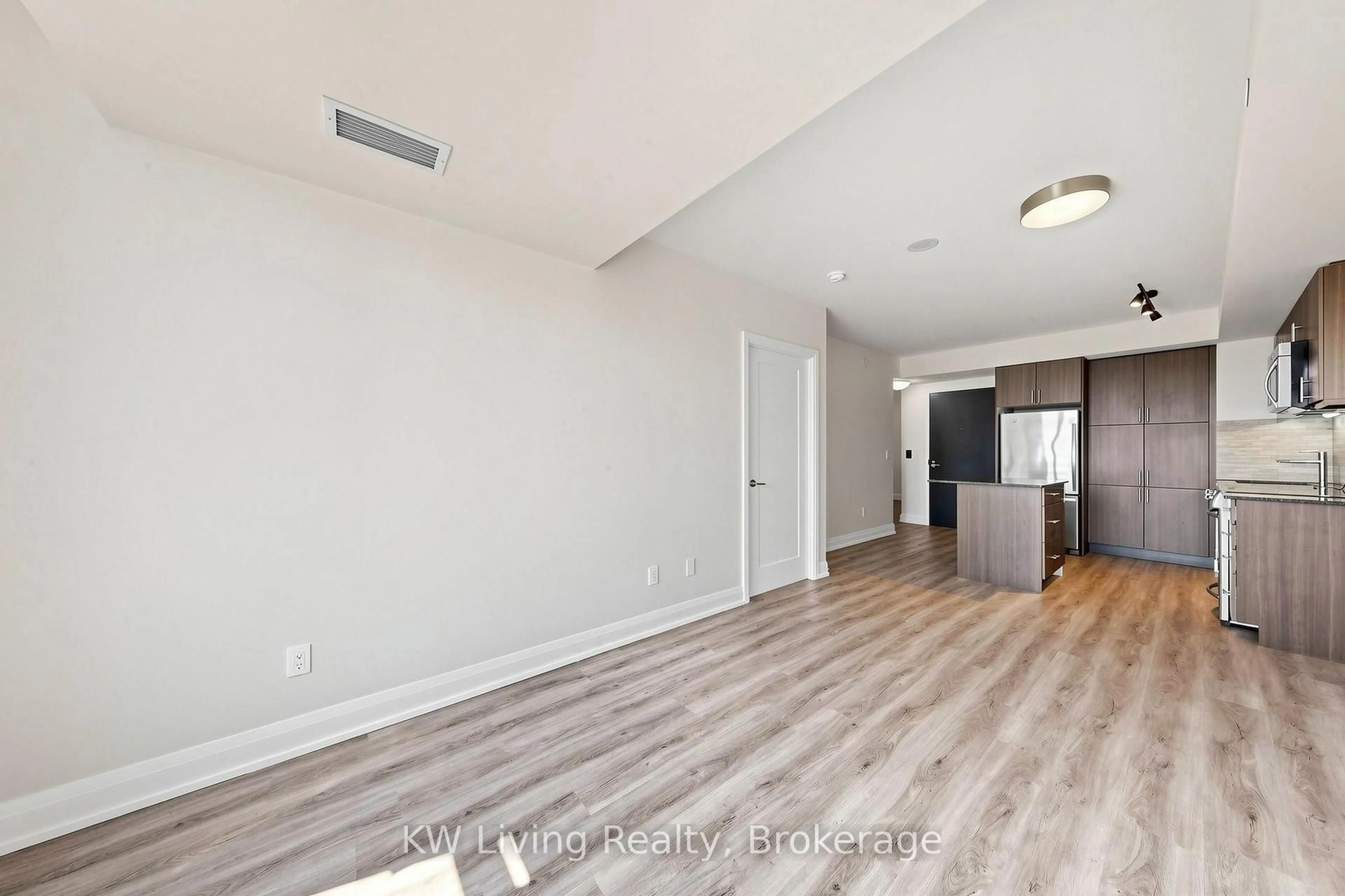 A pic of a room for 18 Graydon Hall Dr #312, Toronto Ontario M3A 0A4