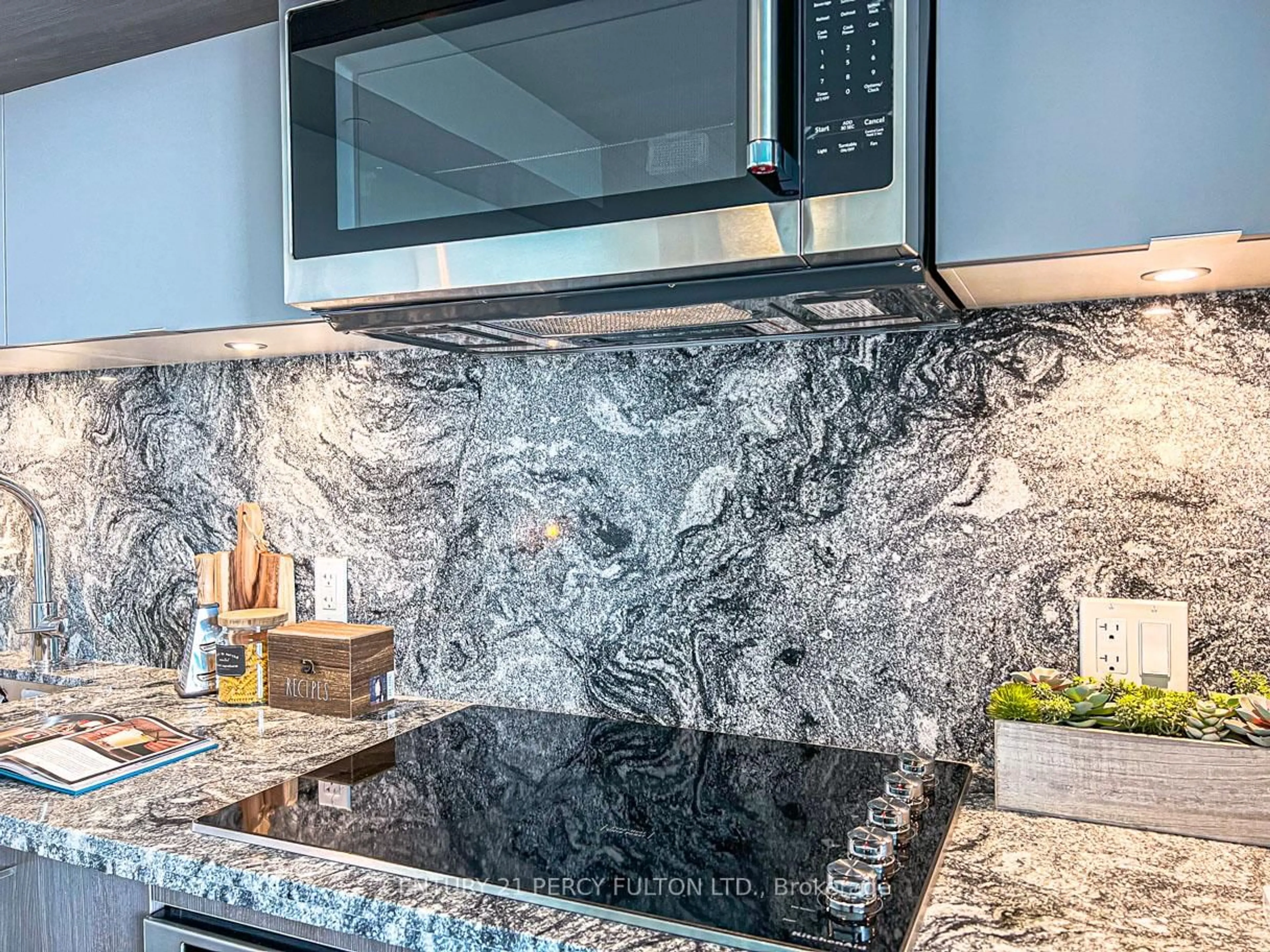 Contemporary kitchen, ceramic/tile floor for 585 Bloor St #3415, Toronto Ontario M4W 0B3