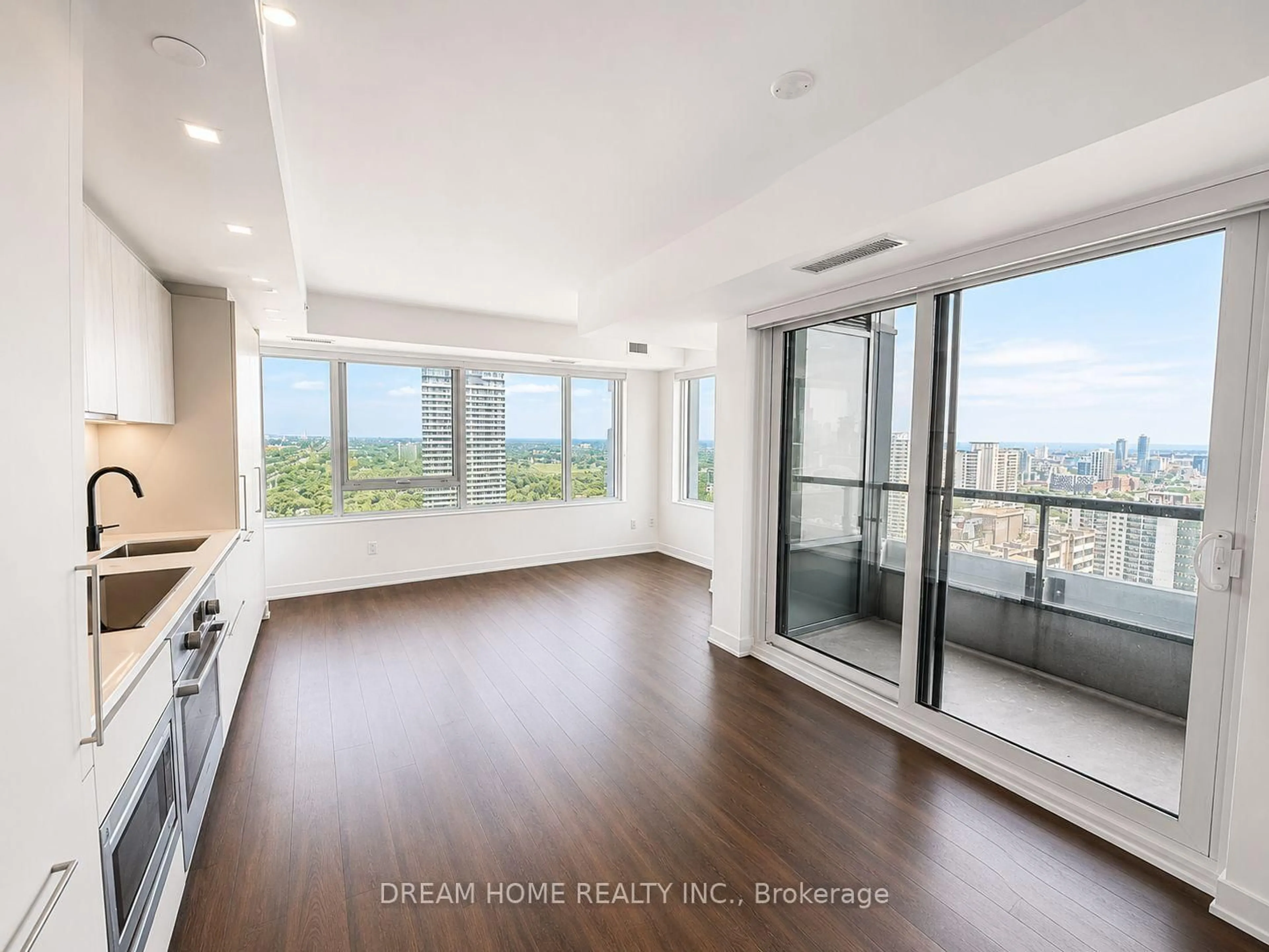 A pic of a room for 609 Sherbourne St #3009, Toronto Ontario M4X 0A4