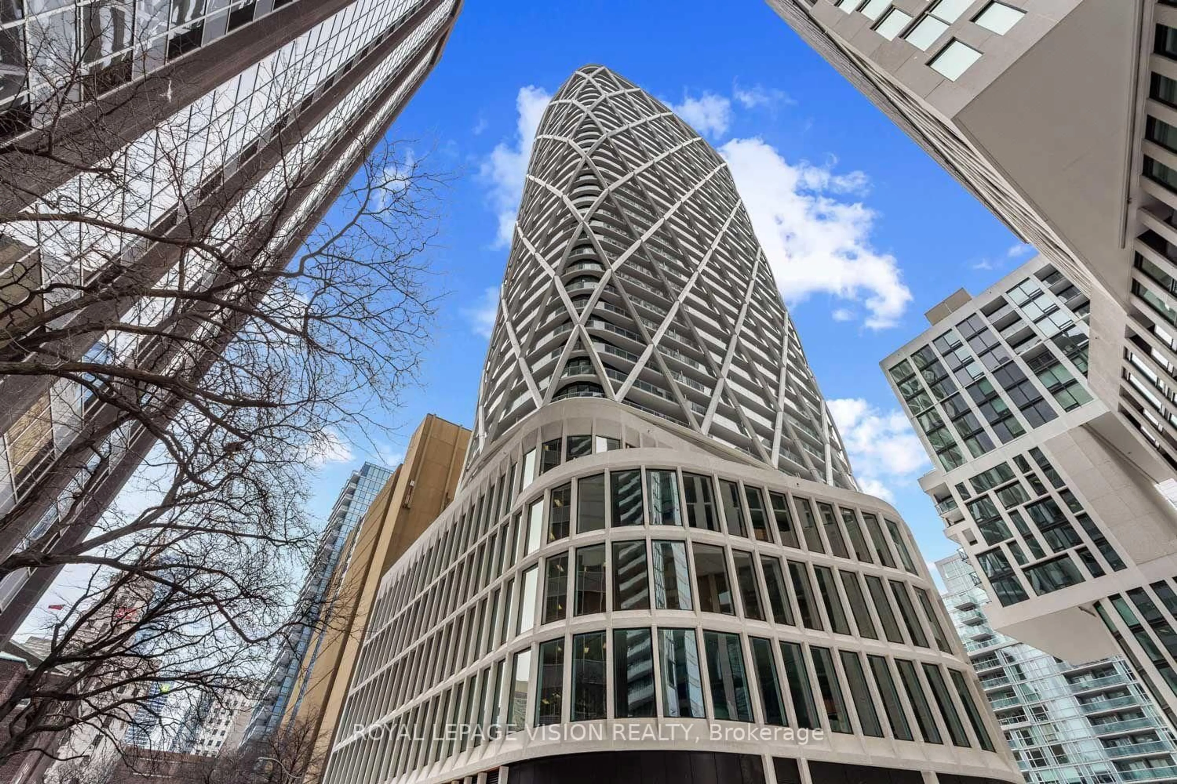 Indoor foyer for 230 Simcoe St #3113, Toronto Ontario M5T 1T4