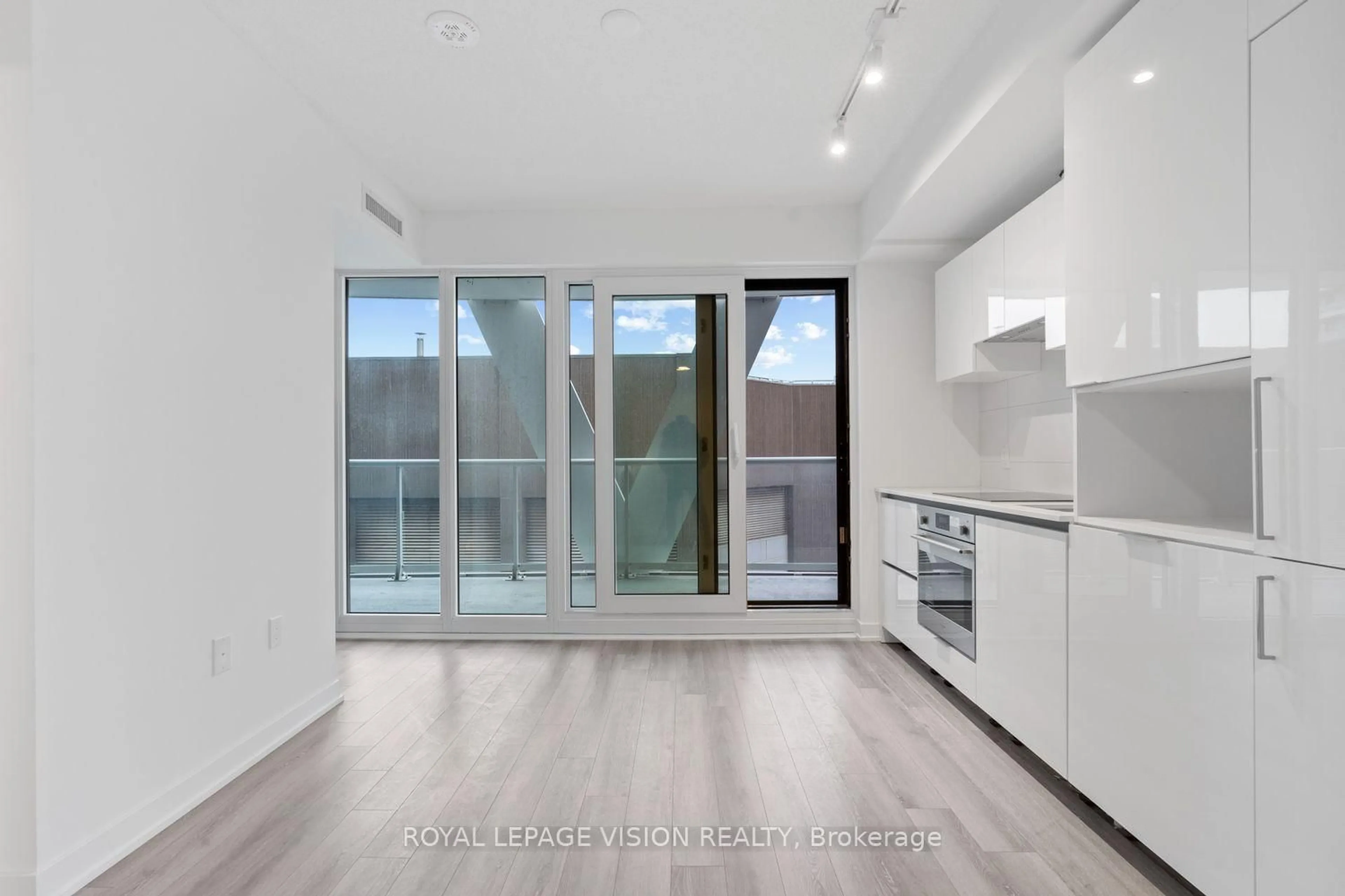 Unknown for 230 Simcoe St #3113, Toronto Ontario M5T 1T4
