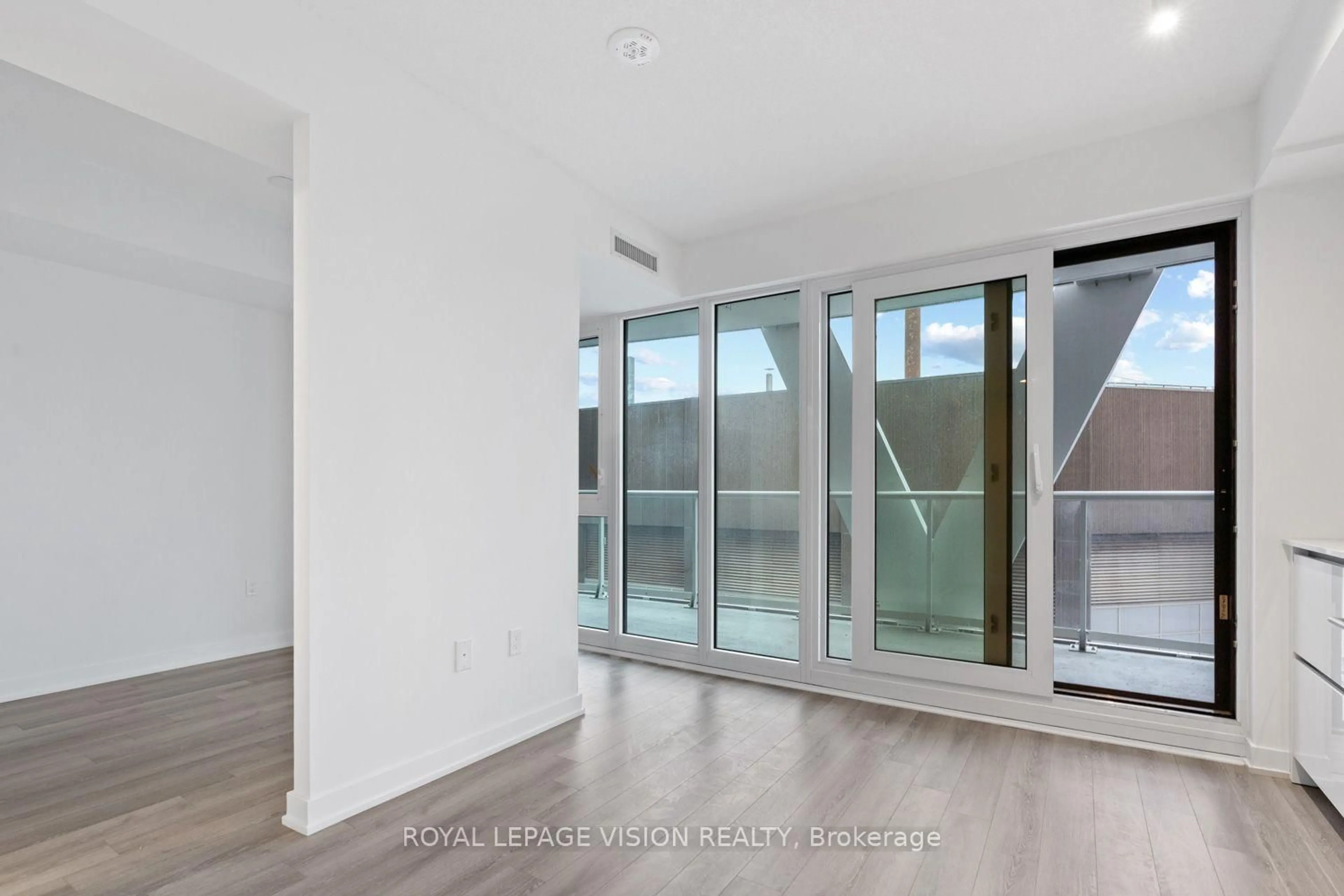 Unknown for 230 Simcoe St #3113, Toronto Ontario M5T 1T4