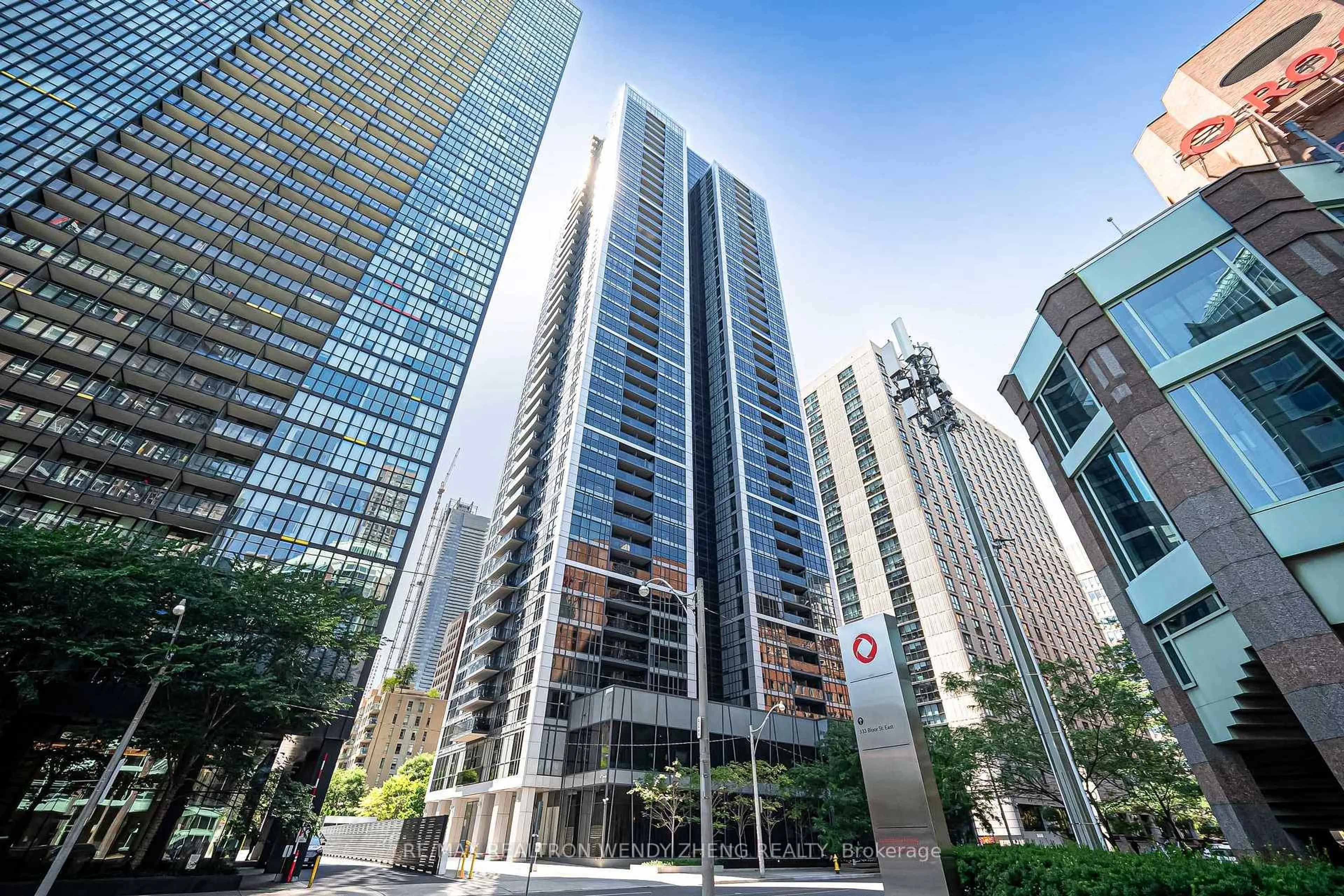 Indoor foyer for 28 Ted Rogers Way #2402, Toronto Ontario M4Y 2J4