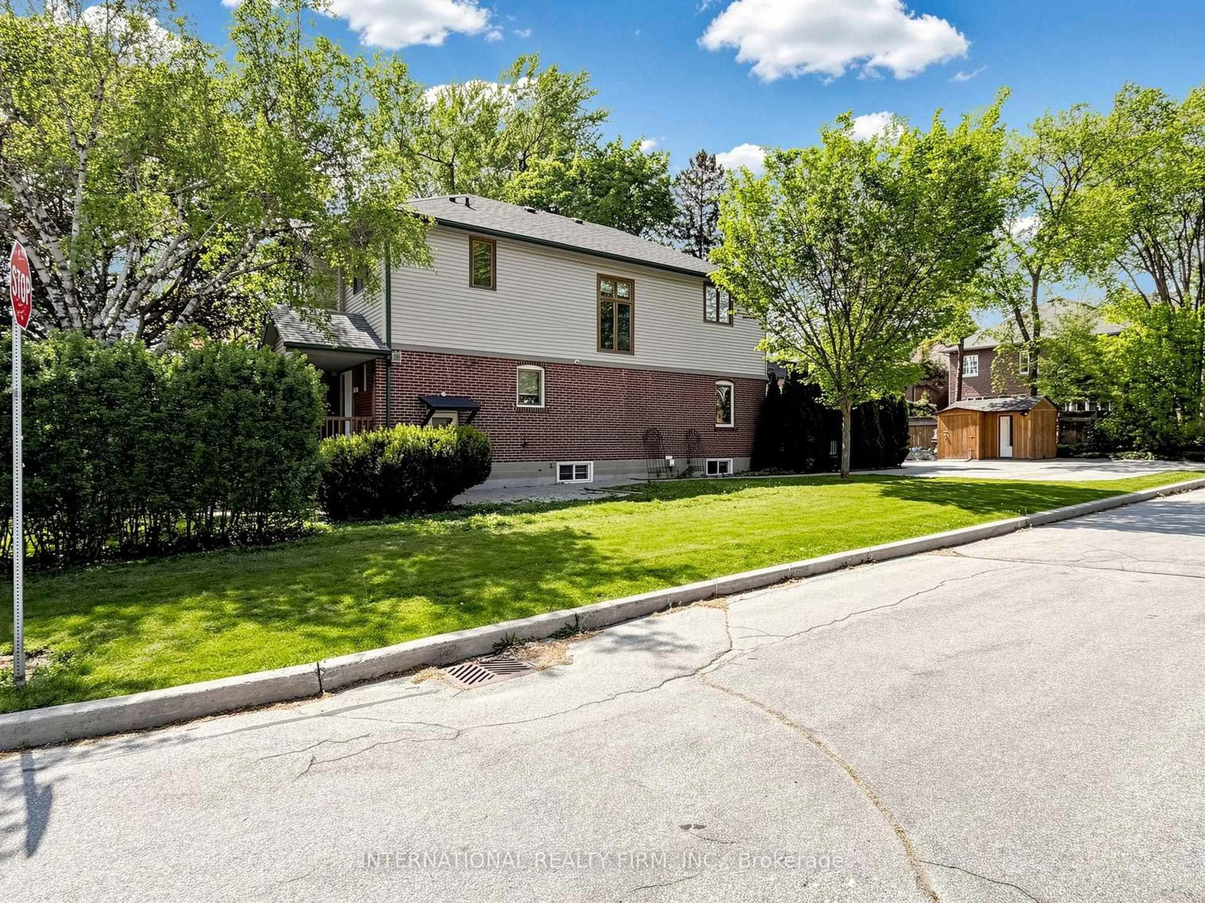 Home with brick exterior material, street for 200 Burndale Ave, Toronto Ontario M2N 1T3