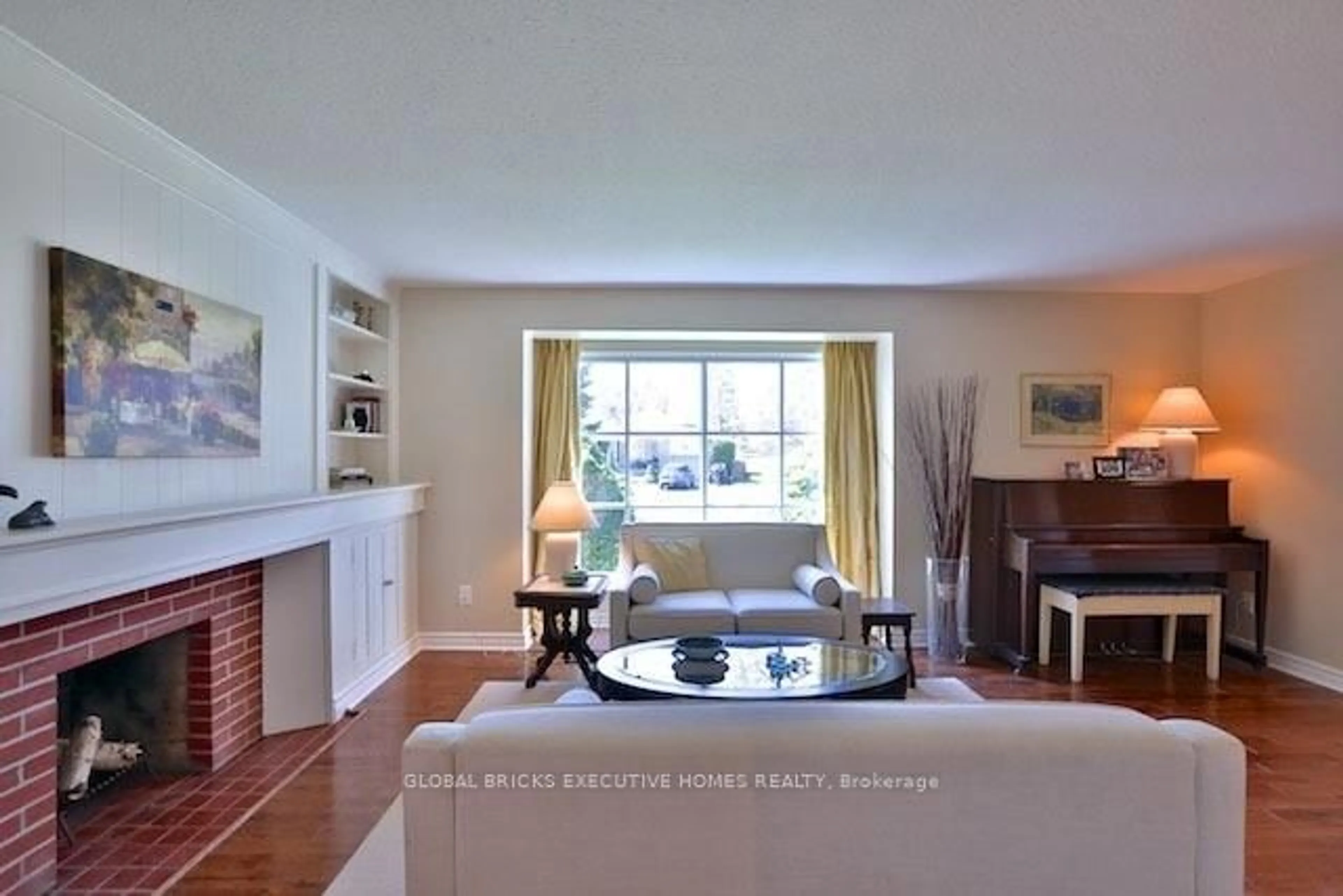 Living room with furniture, unknown for 23 Whitefriars Dr, Toronto Ontario M3A 2L2