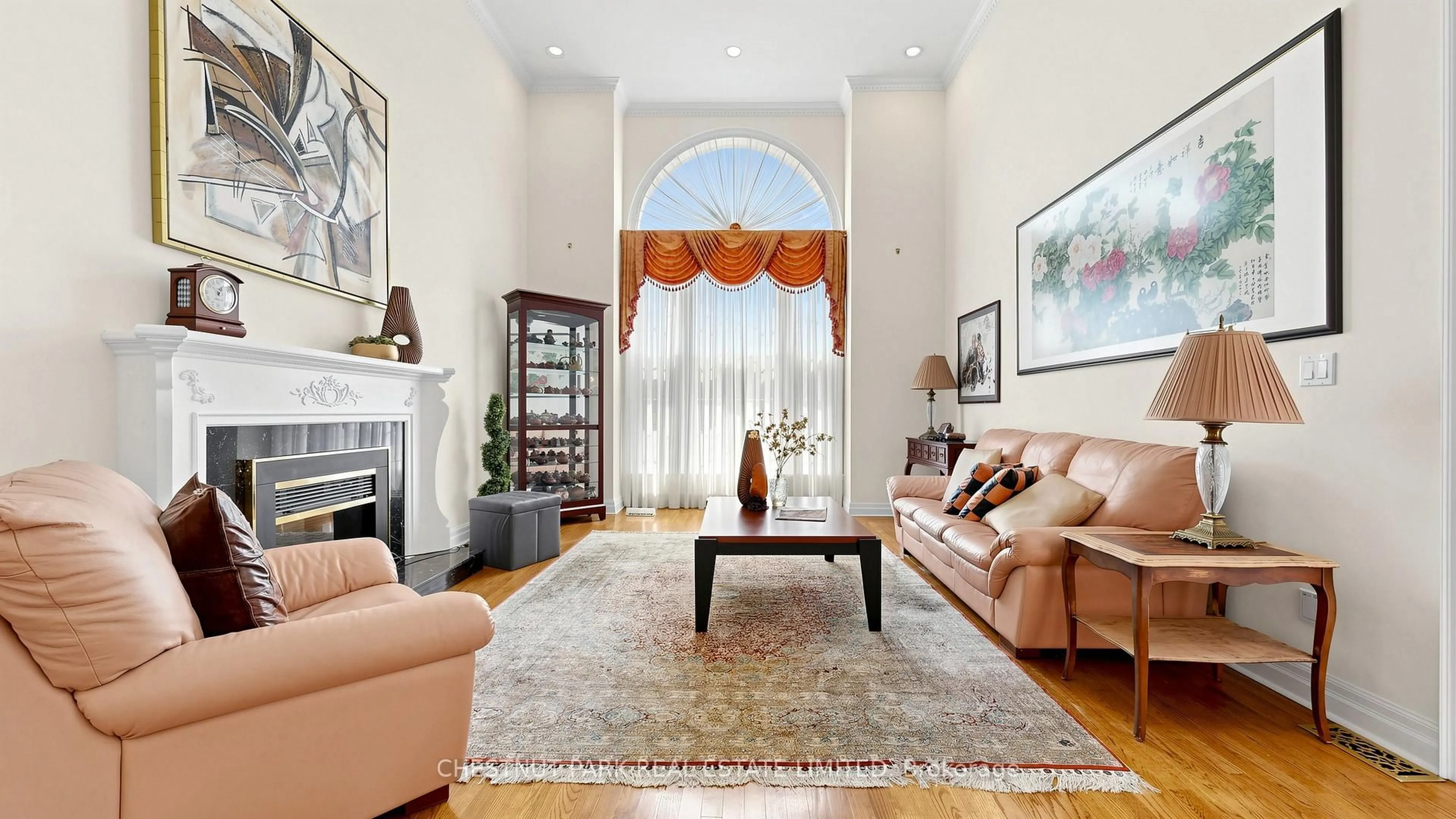 Living room with furniture, unknown for 492 Ruth Ave, Toronto Ontario M2M 2J3
