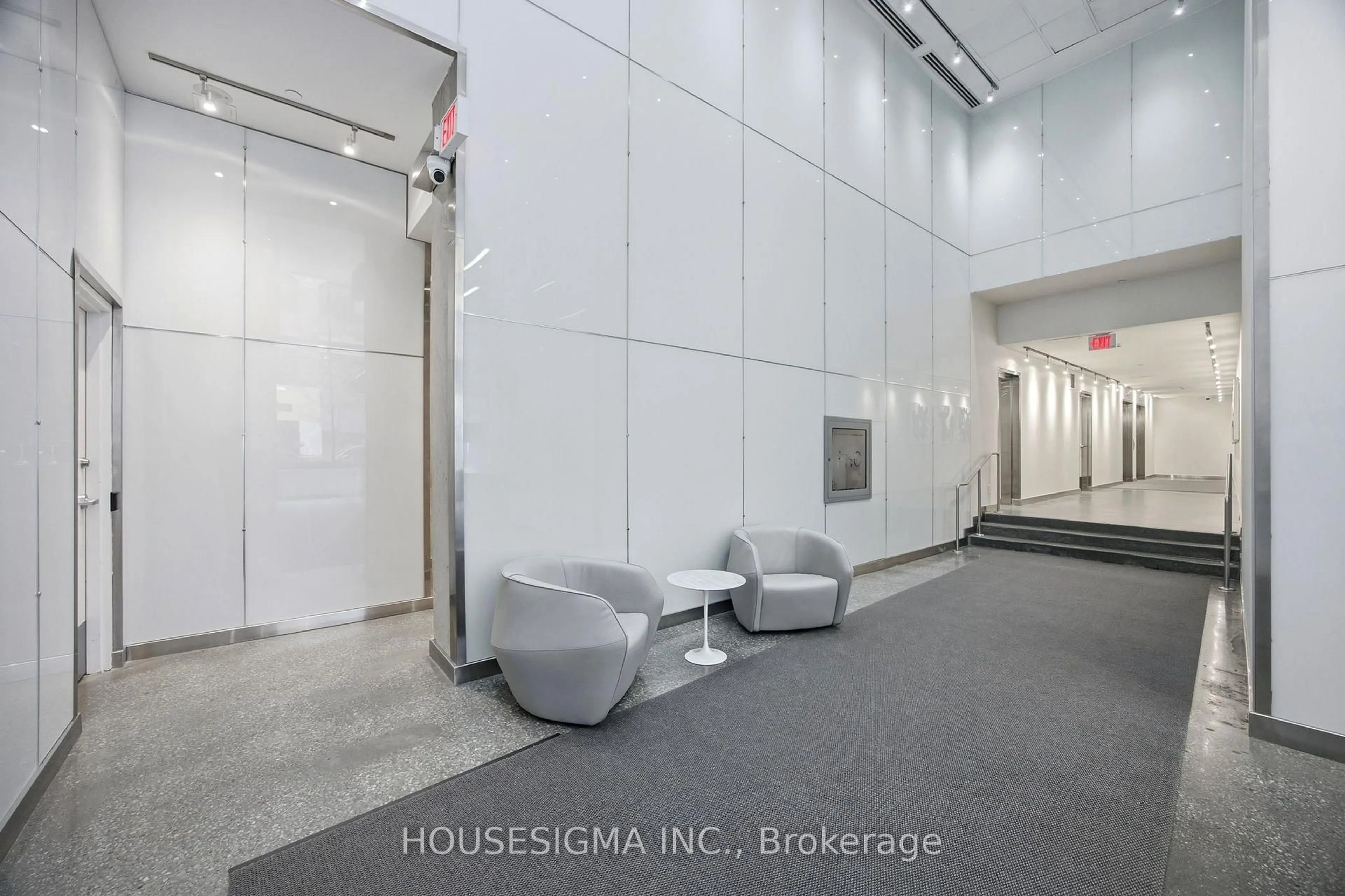 Indoor foyer for 138 Princess St #406, Toronto Ontario M5A 0B1