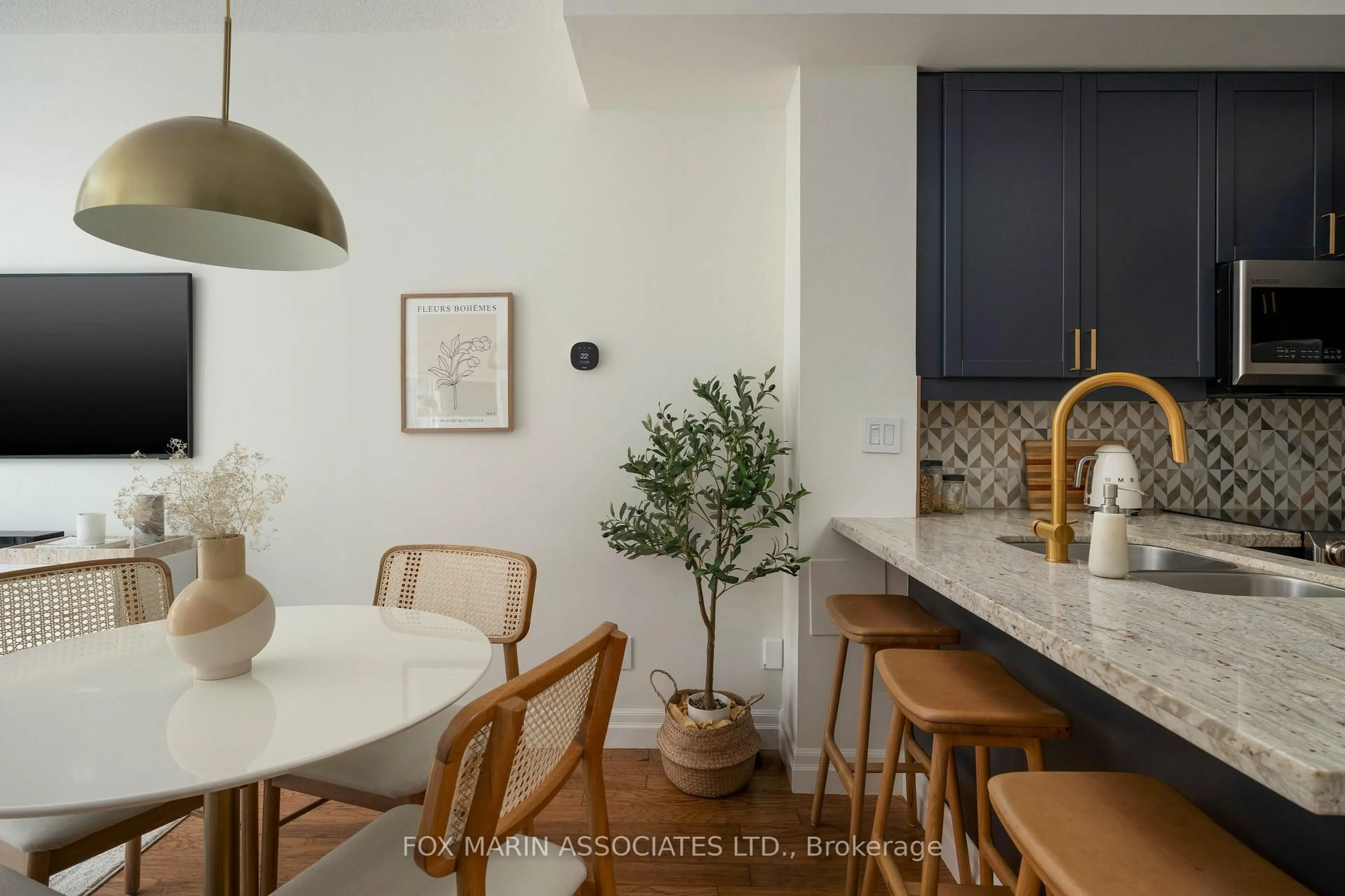 Contemporary kitchen, ceramic/tile floor for 901 Queen St #214, Toronto Ontario M6J 3X4