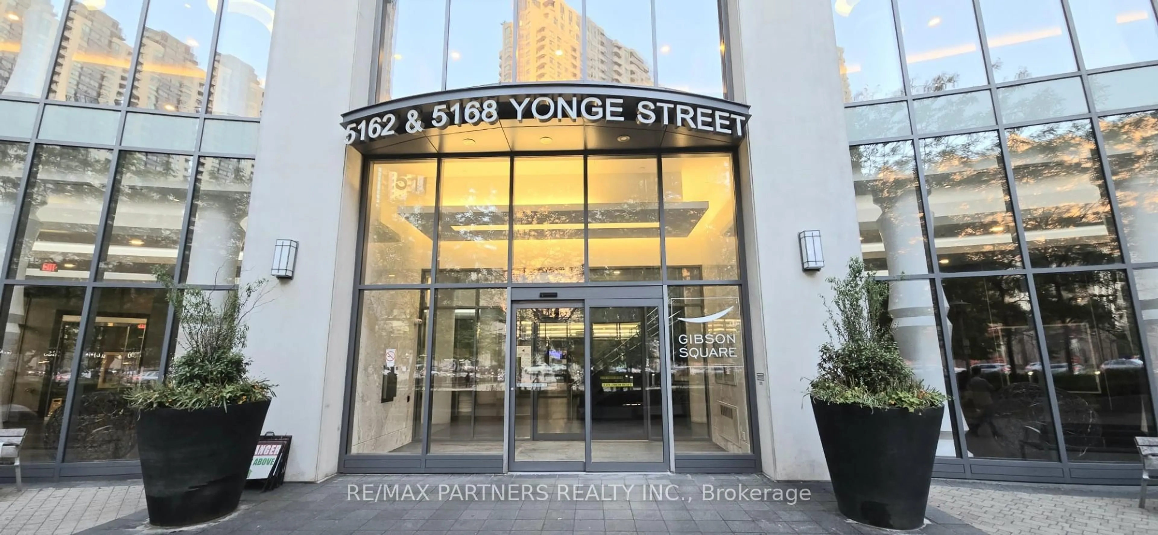 Indoor foyer for 5162 Yonge St #3110, Toronto Ontario M2N 0E9