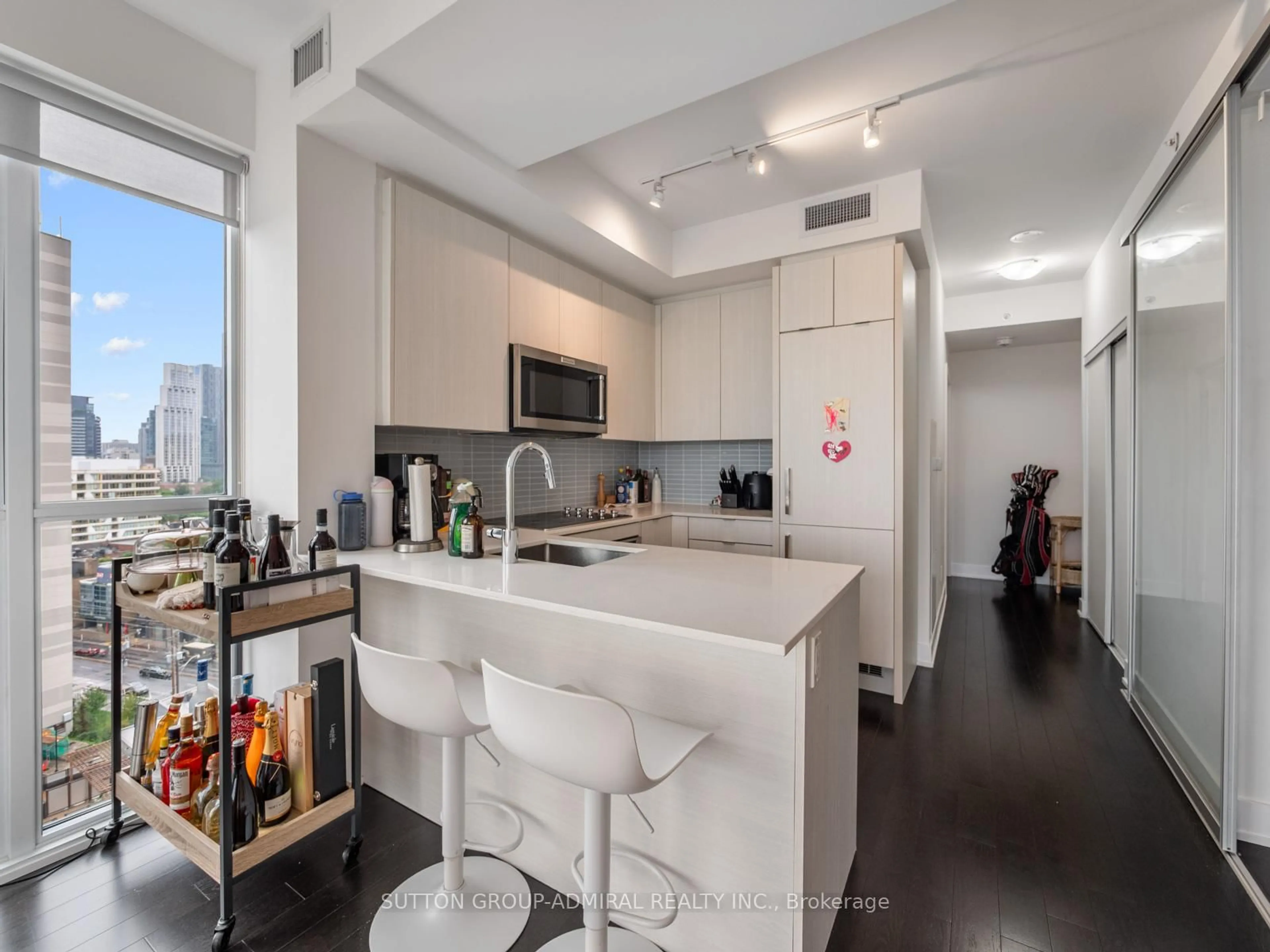 Open concept kitchen, unknown for 181 Bedford Rd #1204, Toronto Ontario M5R 0A5