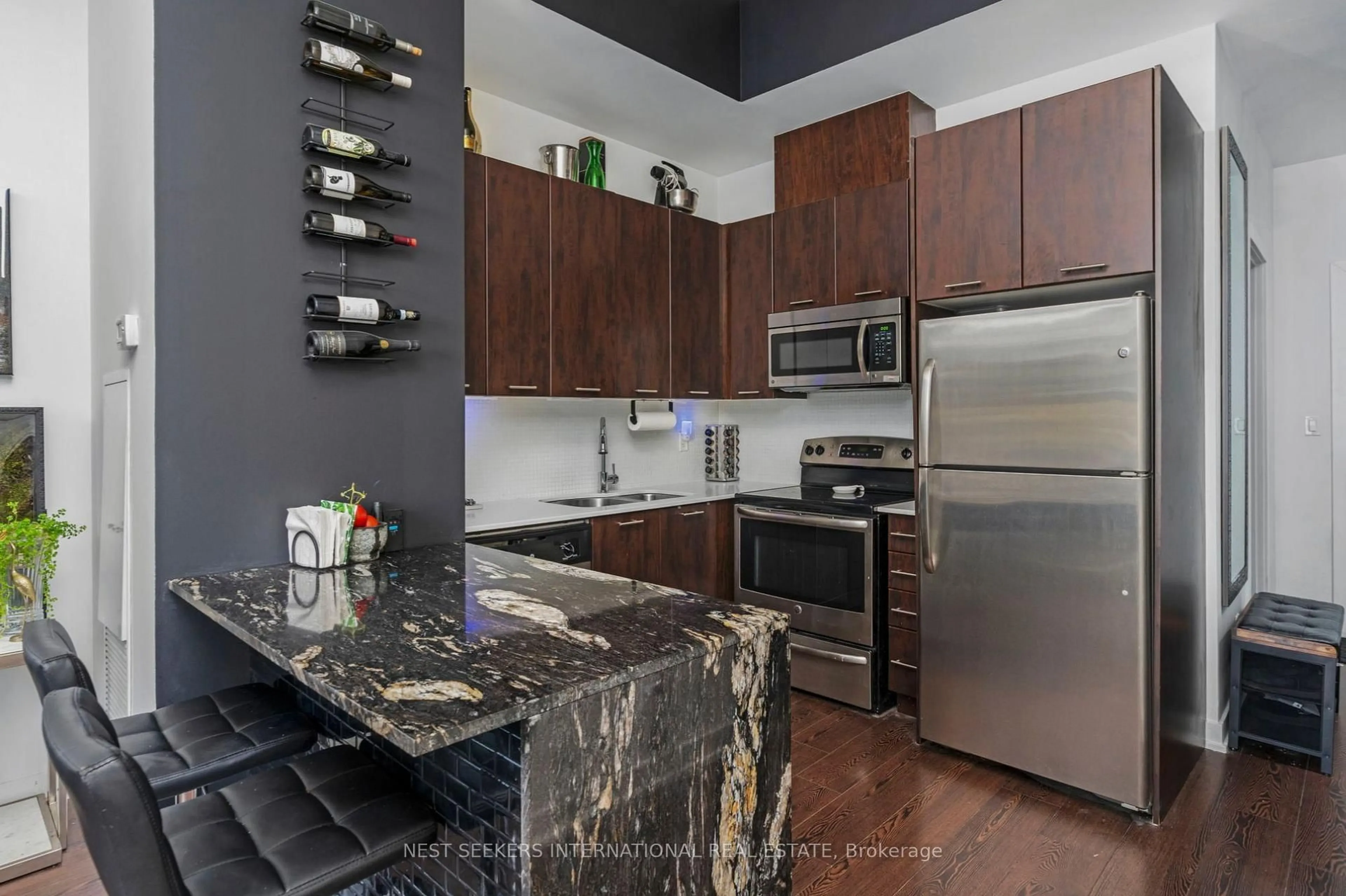 Unknown for 20 Bruyeres Mews #705, Toronto Ontario M5V 0G8