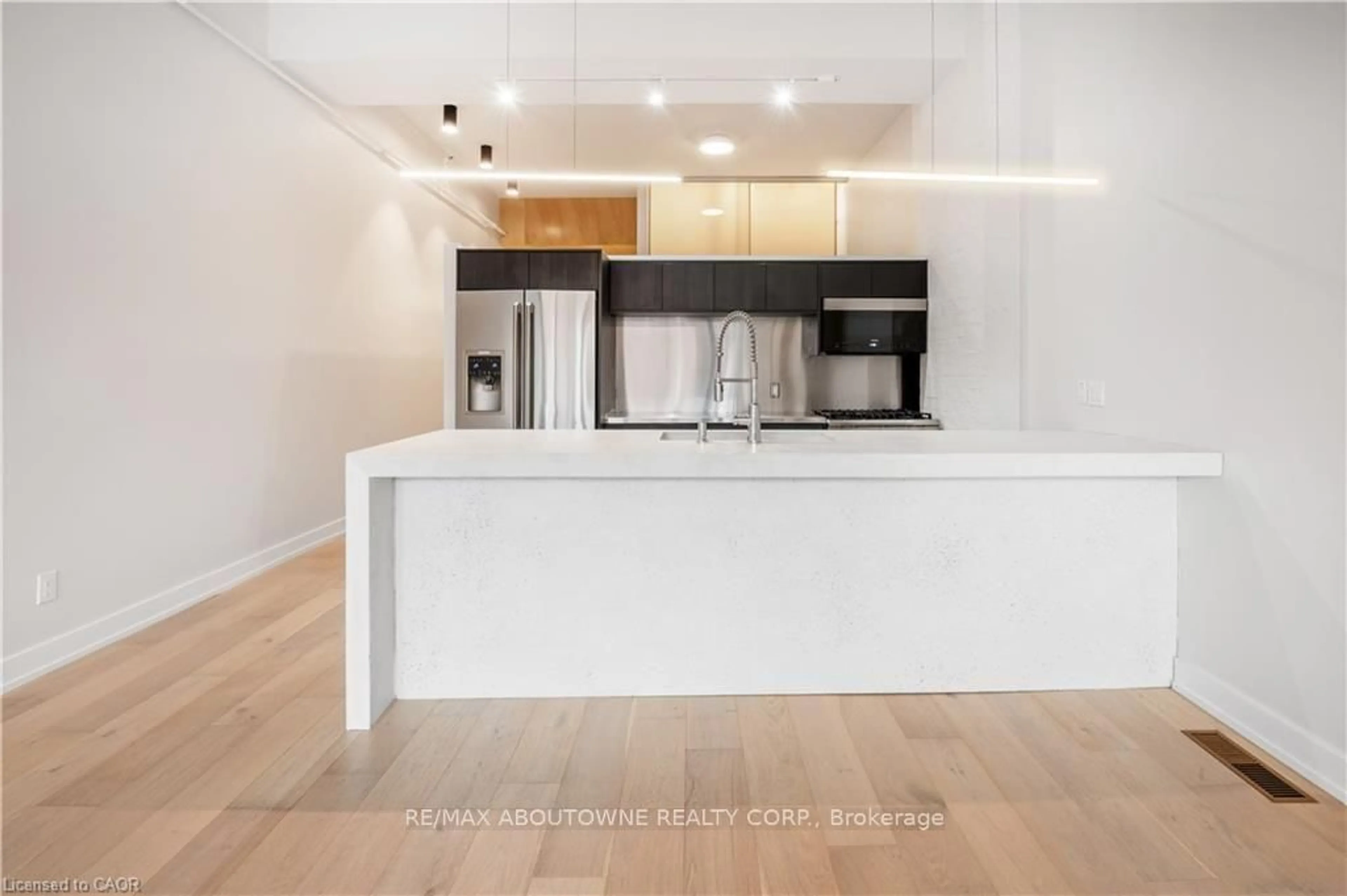 Open concept kitchen, unknown for 676 Richmond St #105, Toronto Ontario M6J 1C3