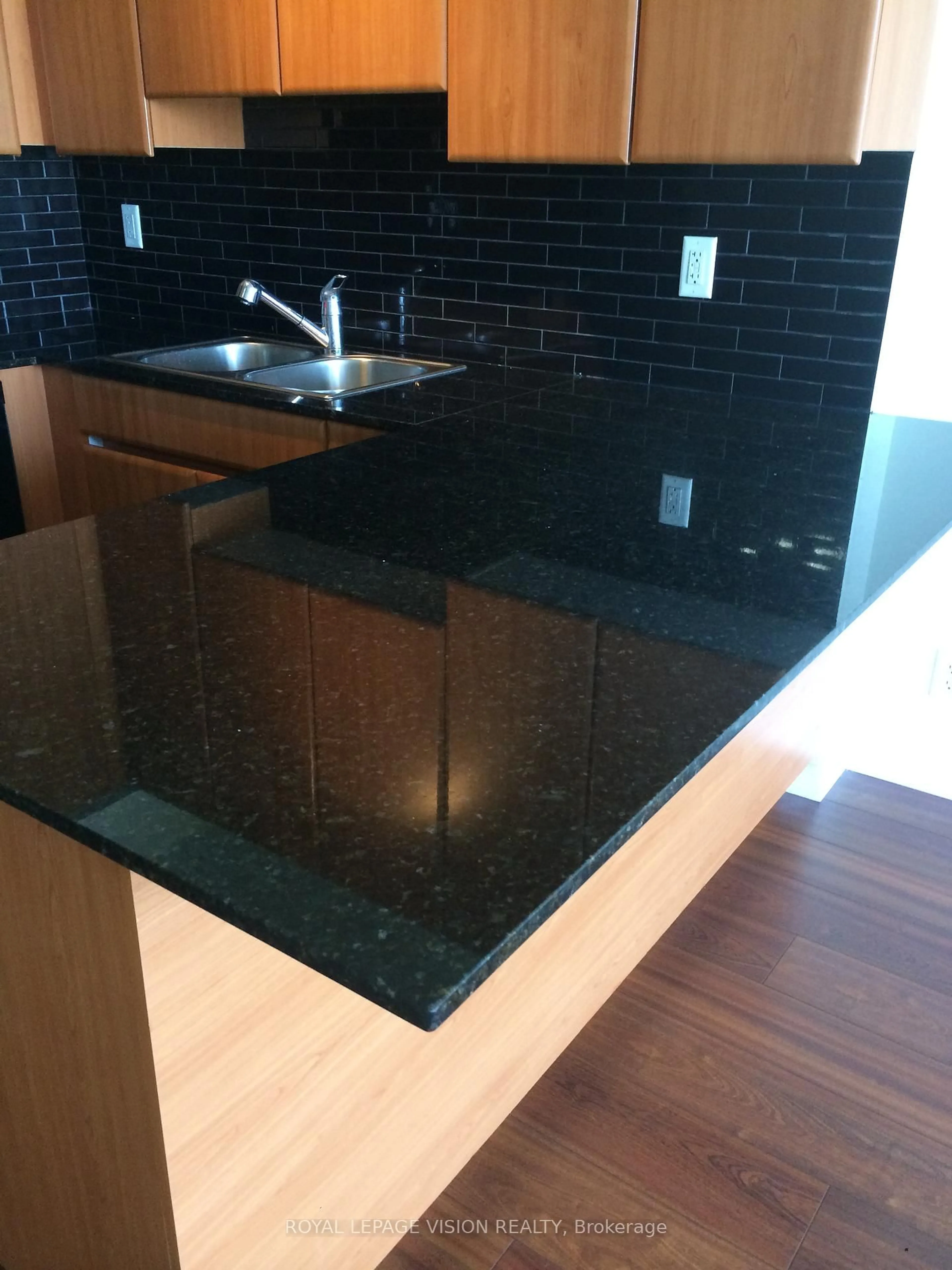 Contemporary kitchen, ceramic/tile floor for 30 Canterbury Pl #1708, Toronto Ontario M2N 0B9