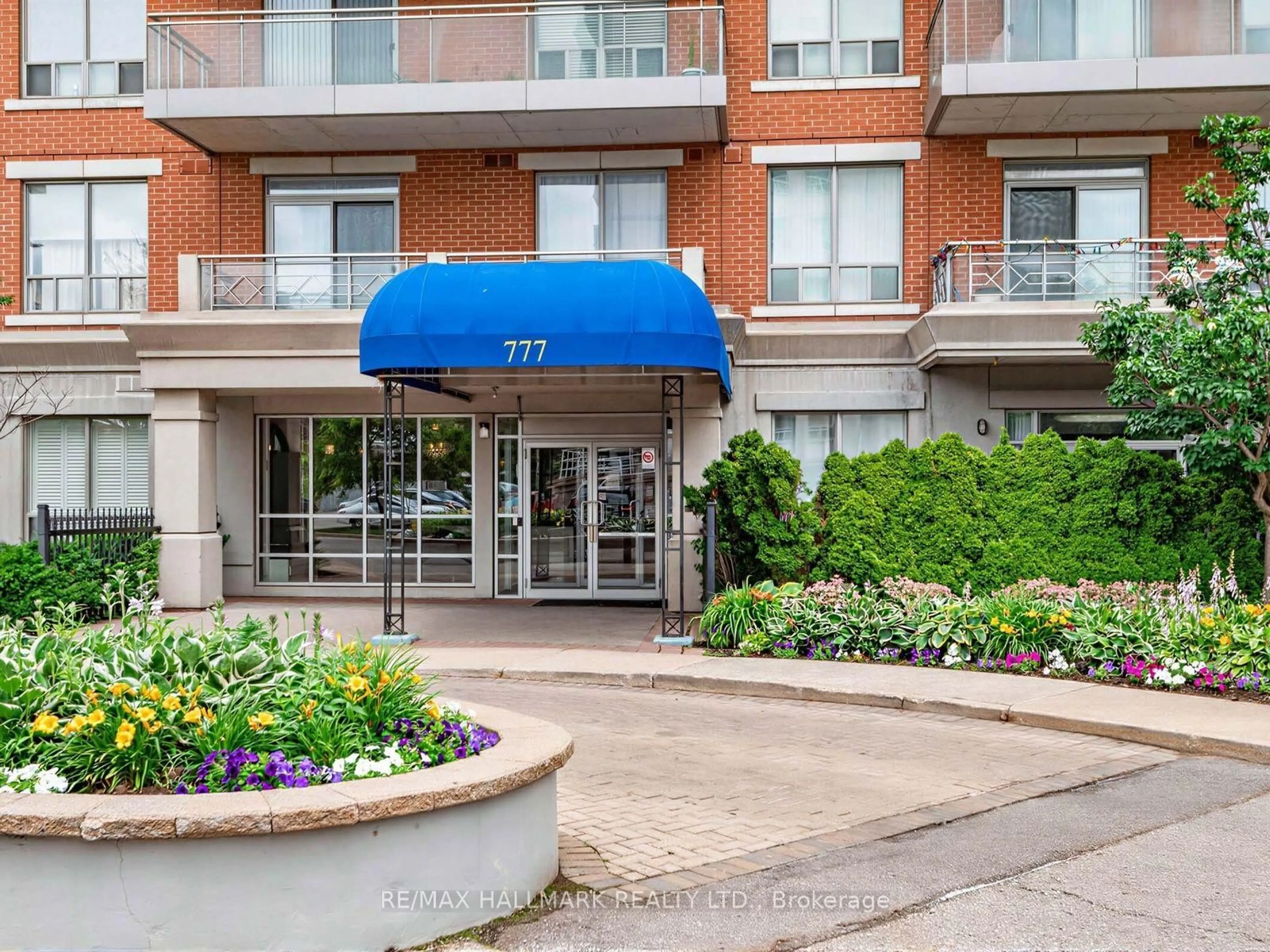 Indoor foyer for 777 Steeles Ave #LPH3, Toronto Ontario M2R 3Y4