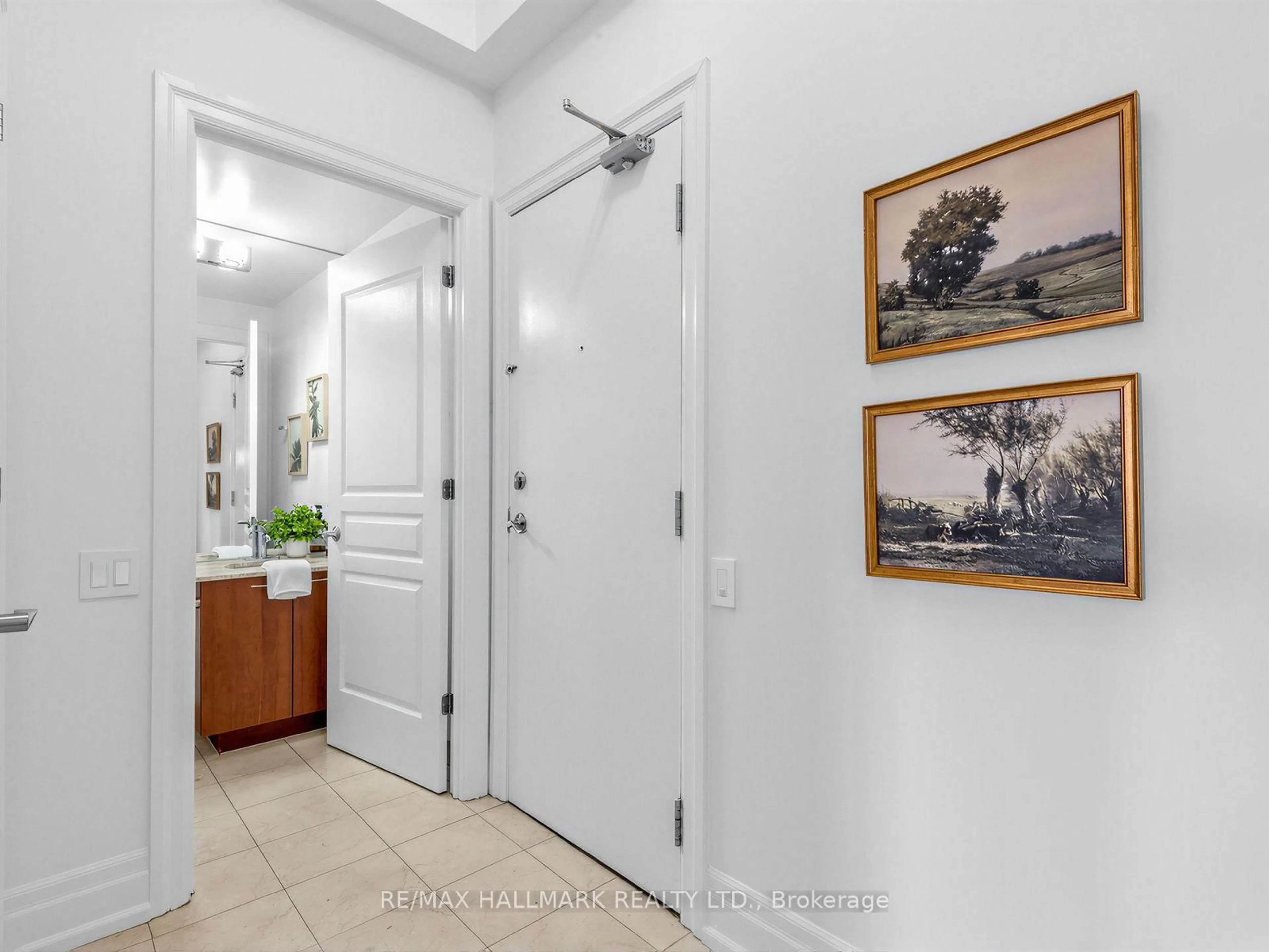 Indoor entryway for 777 Steeles Ave #LPH3, Toronto Ontario M2R 3Y4