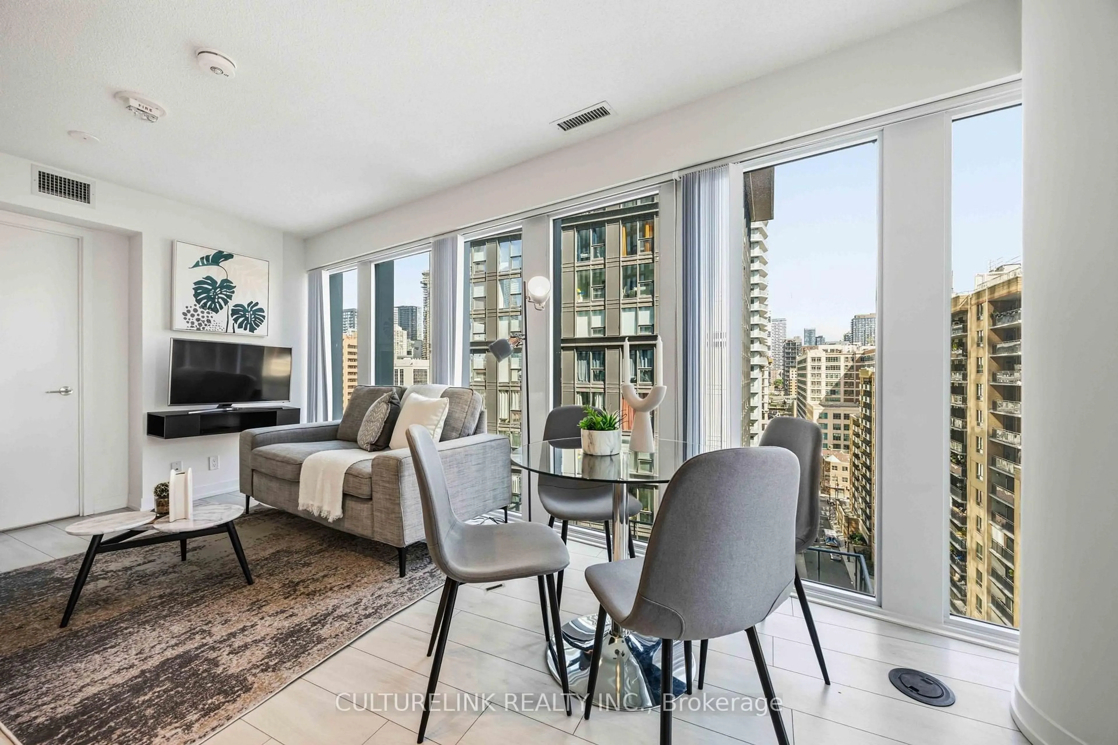 Living room with furniture, unknown for 60 Shuter St #1611, Toronto Ontario M5B 0B7