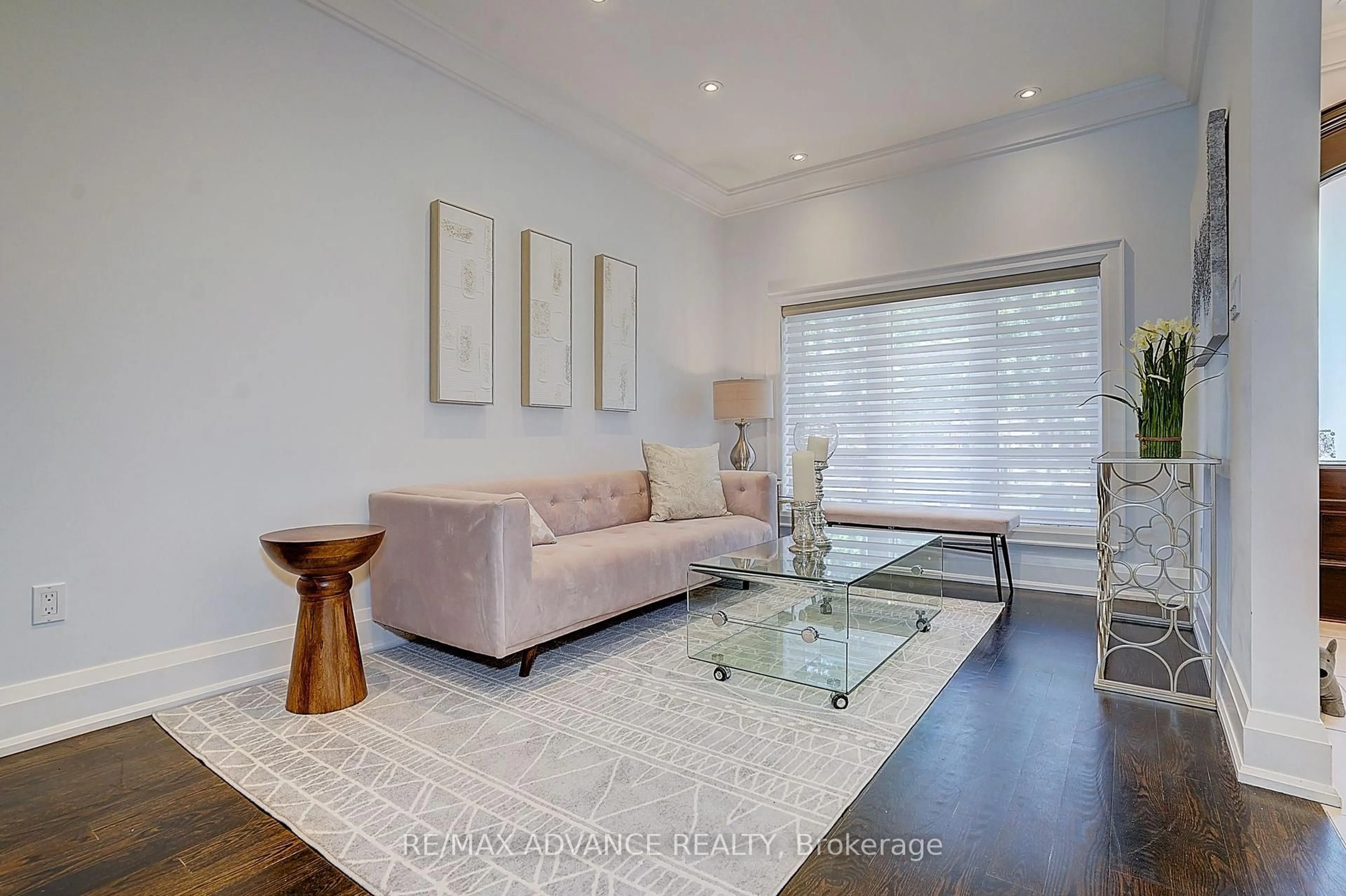 Living room with furniture, wood/laminate floor for 218 Cameron Ave, Toronto Ontario M2N 1E7