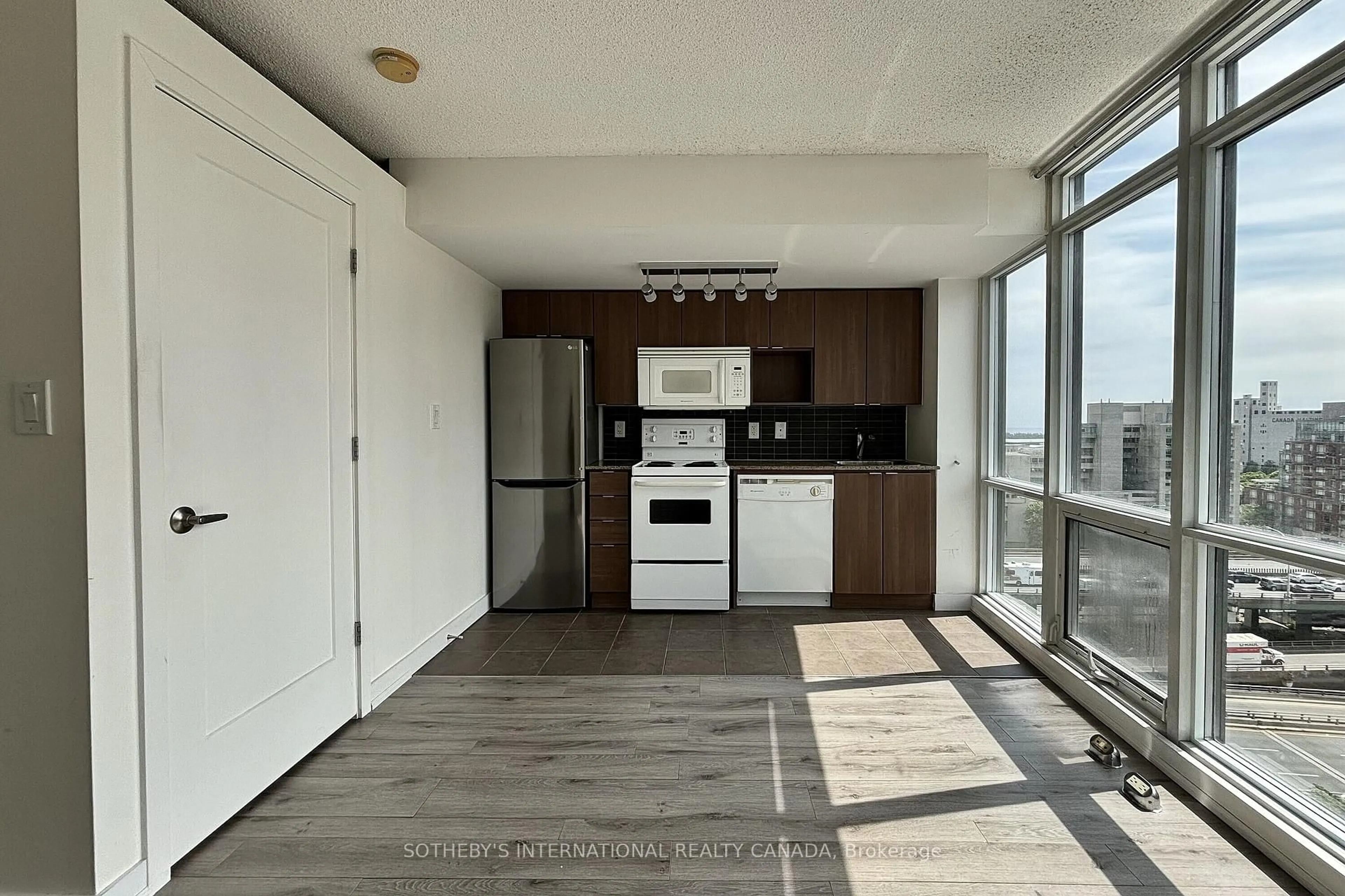 Unknown for 11 Brunel Crt #1216, Toronto Ontario M5V 3Y3