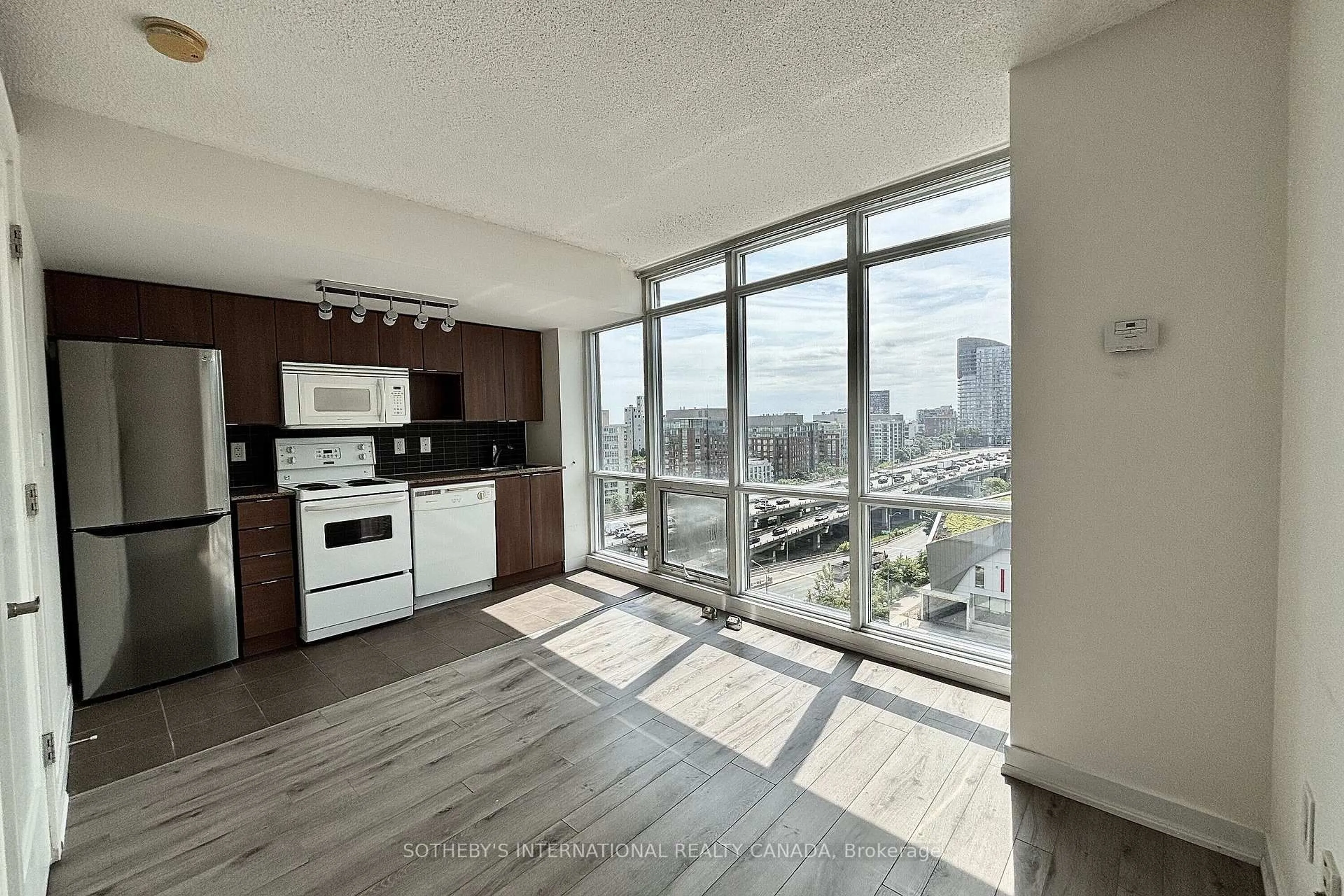 Unknown for 11 Brunel Crt #1216, Toronto Ontario M5V 3Y3