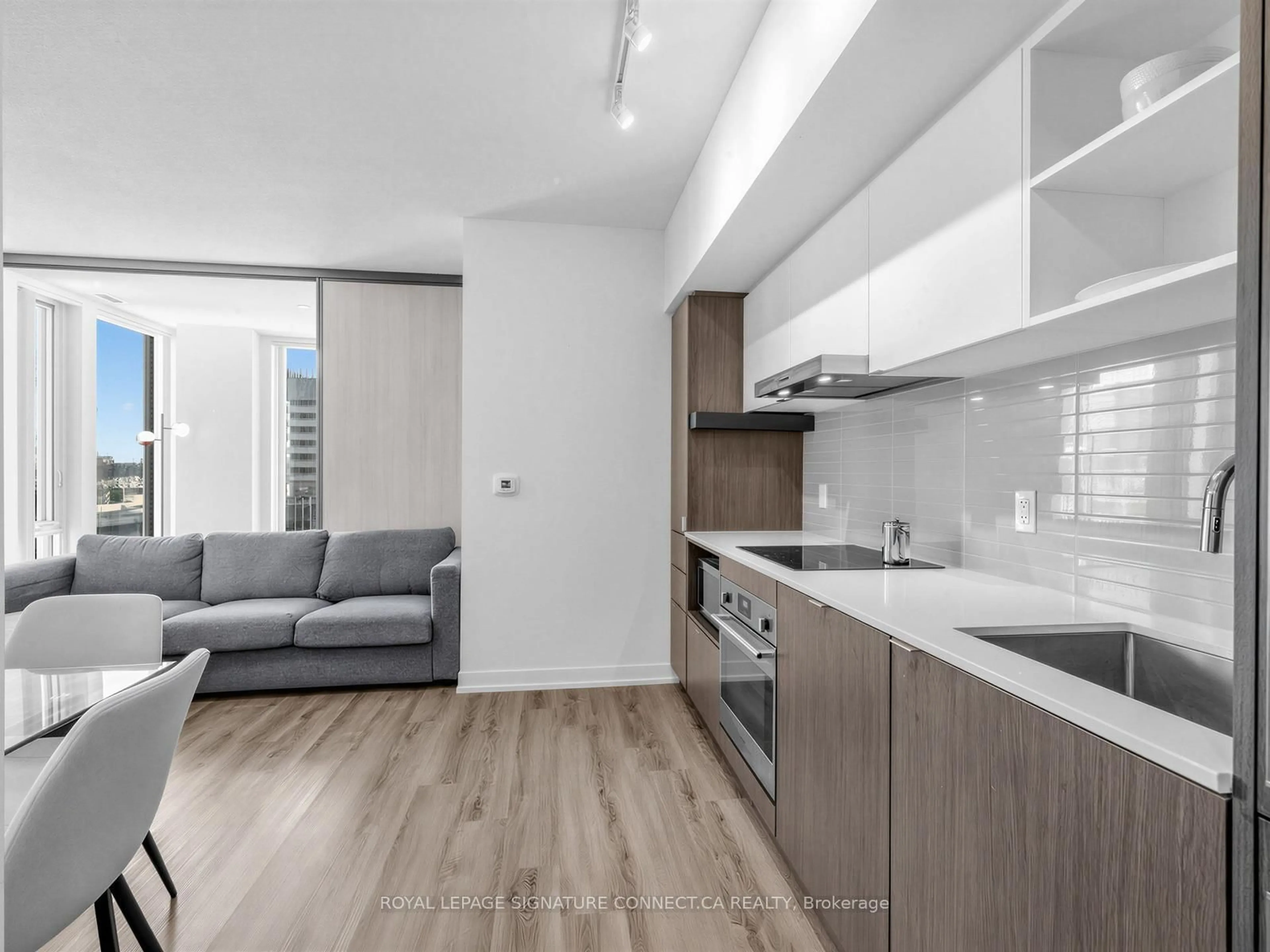 Standard kitchen, unknown for 138 Downes St #805, Toronto Ontario M5E 0E4