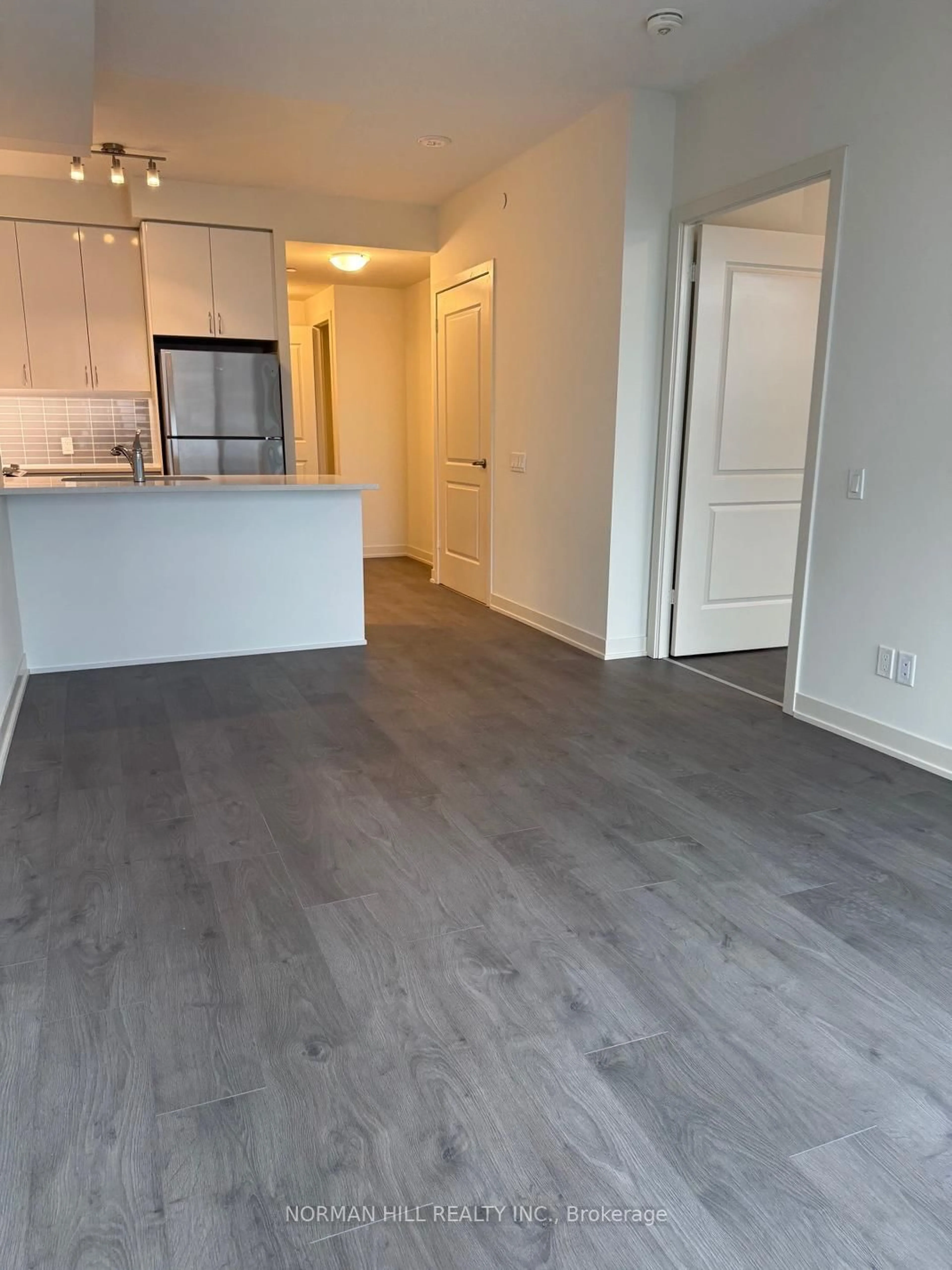 A pic of a room for 4955 Yonge St #2616, Toronto Ontario M2N 0L8