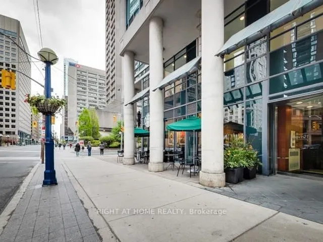 1121 Bay St #1907, Toronto 2