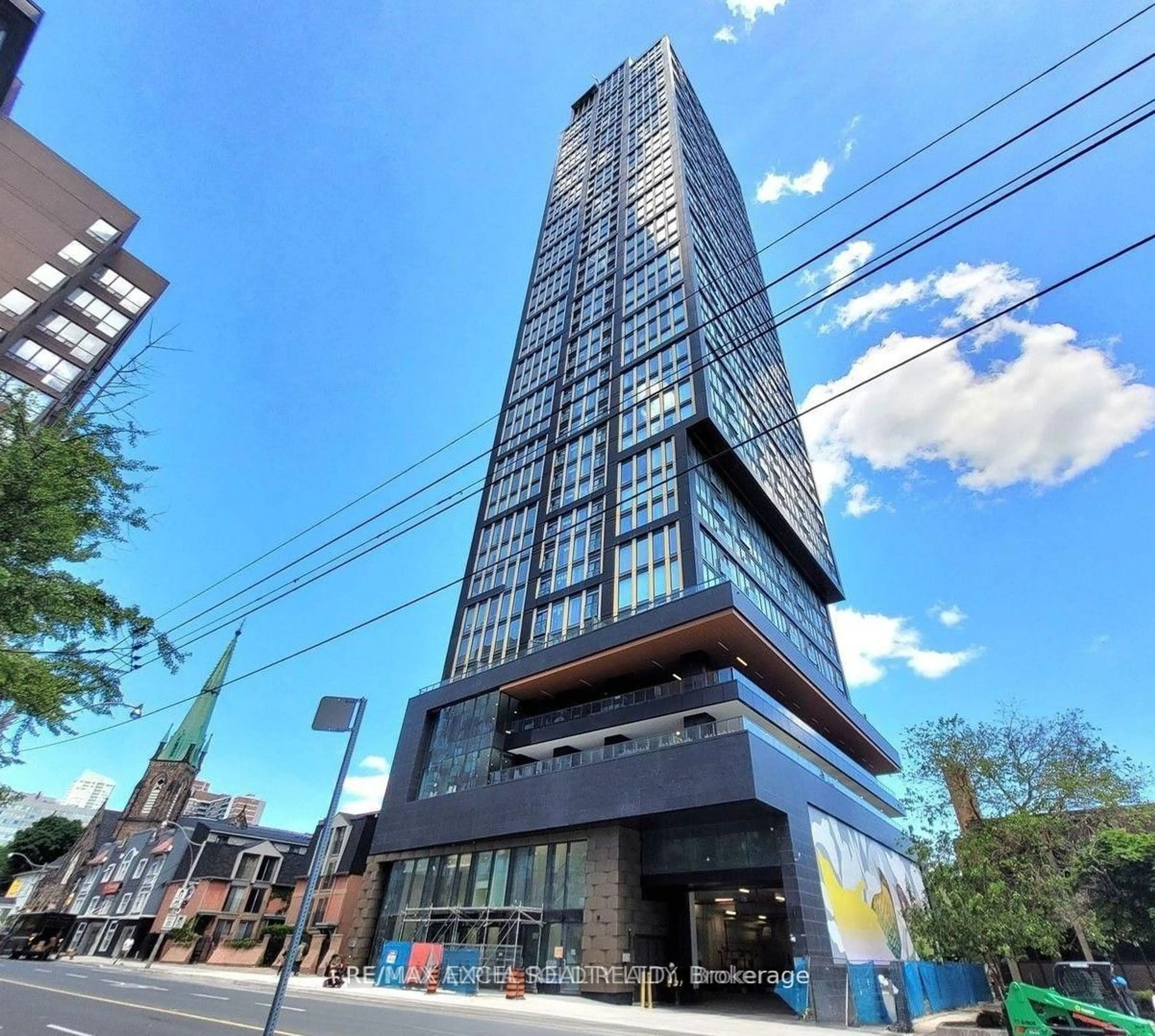 Indoor foyer for 319 Jarvis St #4808, Toronto Ontario M5B 0C8