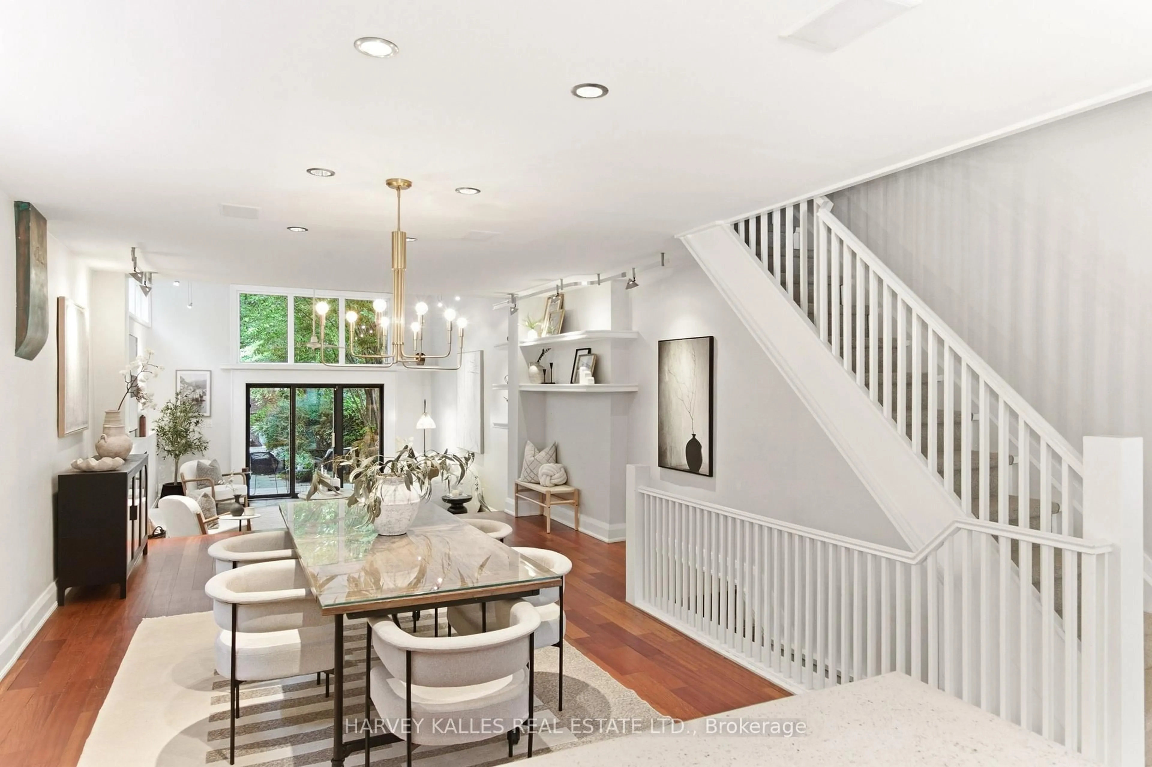 Dining room, ceramic/tile floor for 30 Millwood Rd, Toronto Ontario M4S 1J7