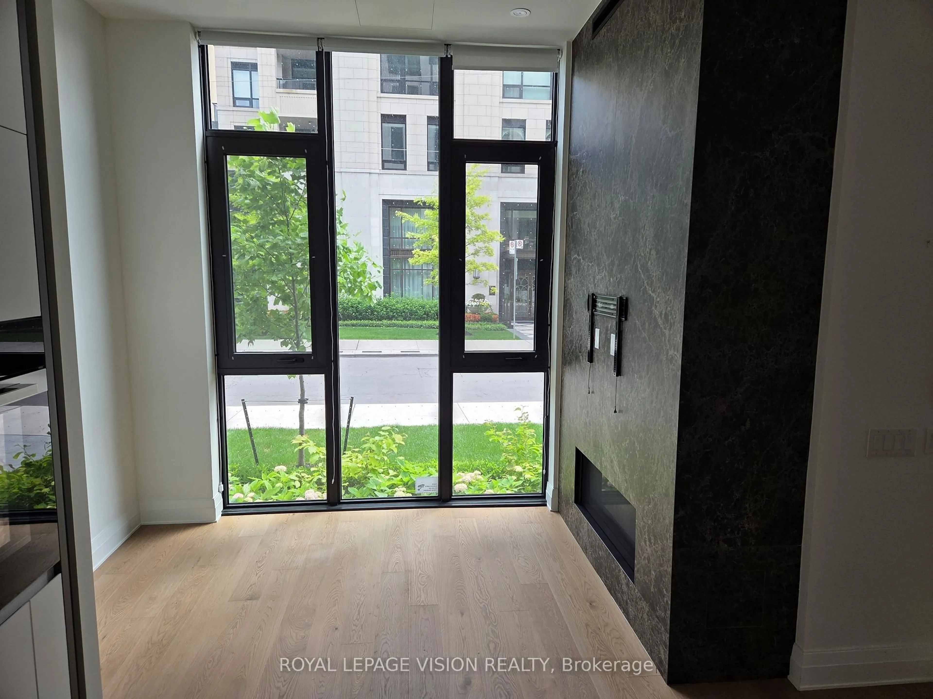 Indoor entryway for 2 Forest Hill Rd #101, Toronto Ontario M4V 2L3