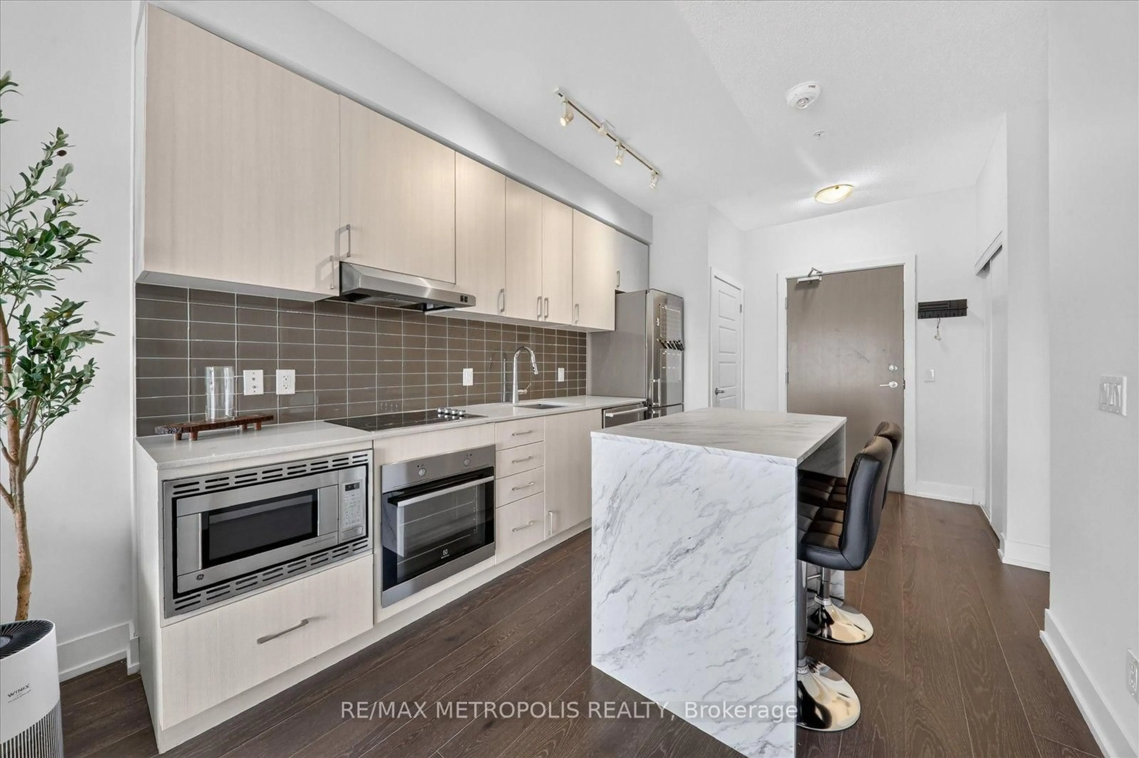 Unknown for 7 Kenaston Gdns #619, Toronto Ontario M2K 1G7