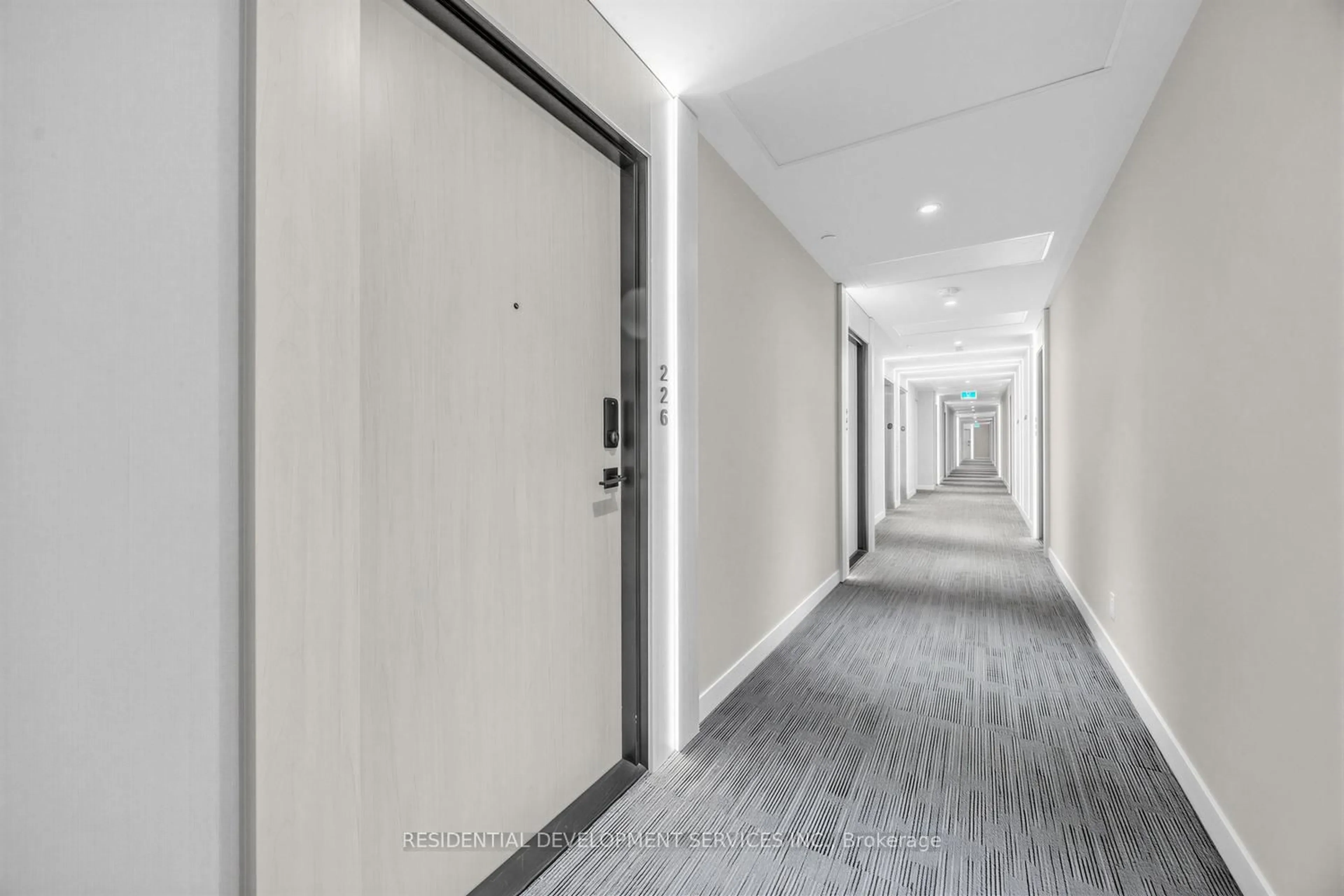 Indoor foyer for 699 Sheppard Ave #226, Toronto Ontario M2K 0J5