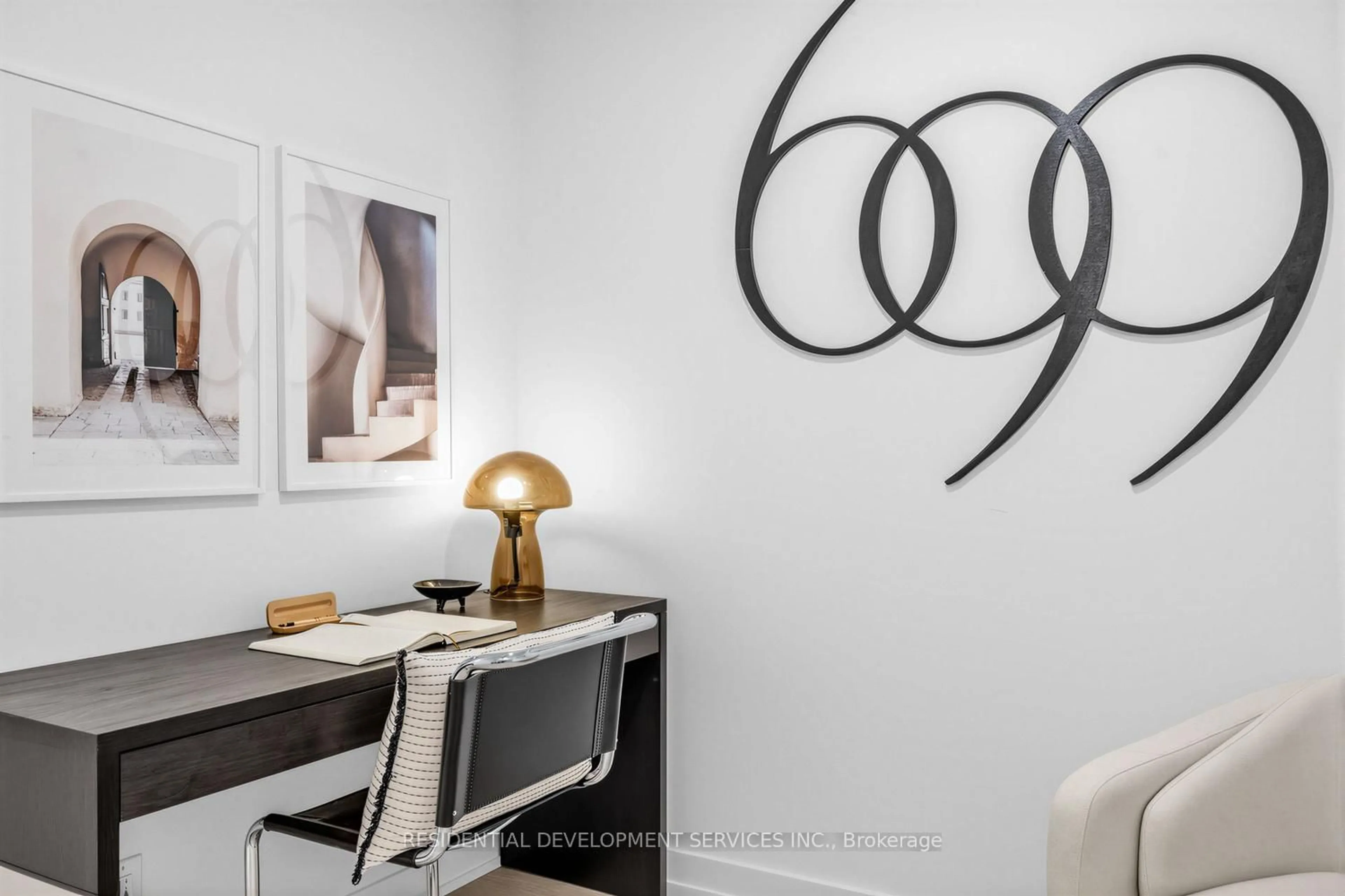 Indoor entryway for 699 Sheppard Ave #226, Toronto Ontario M2K 0J5