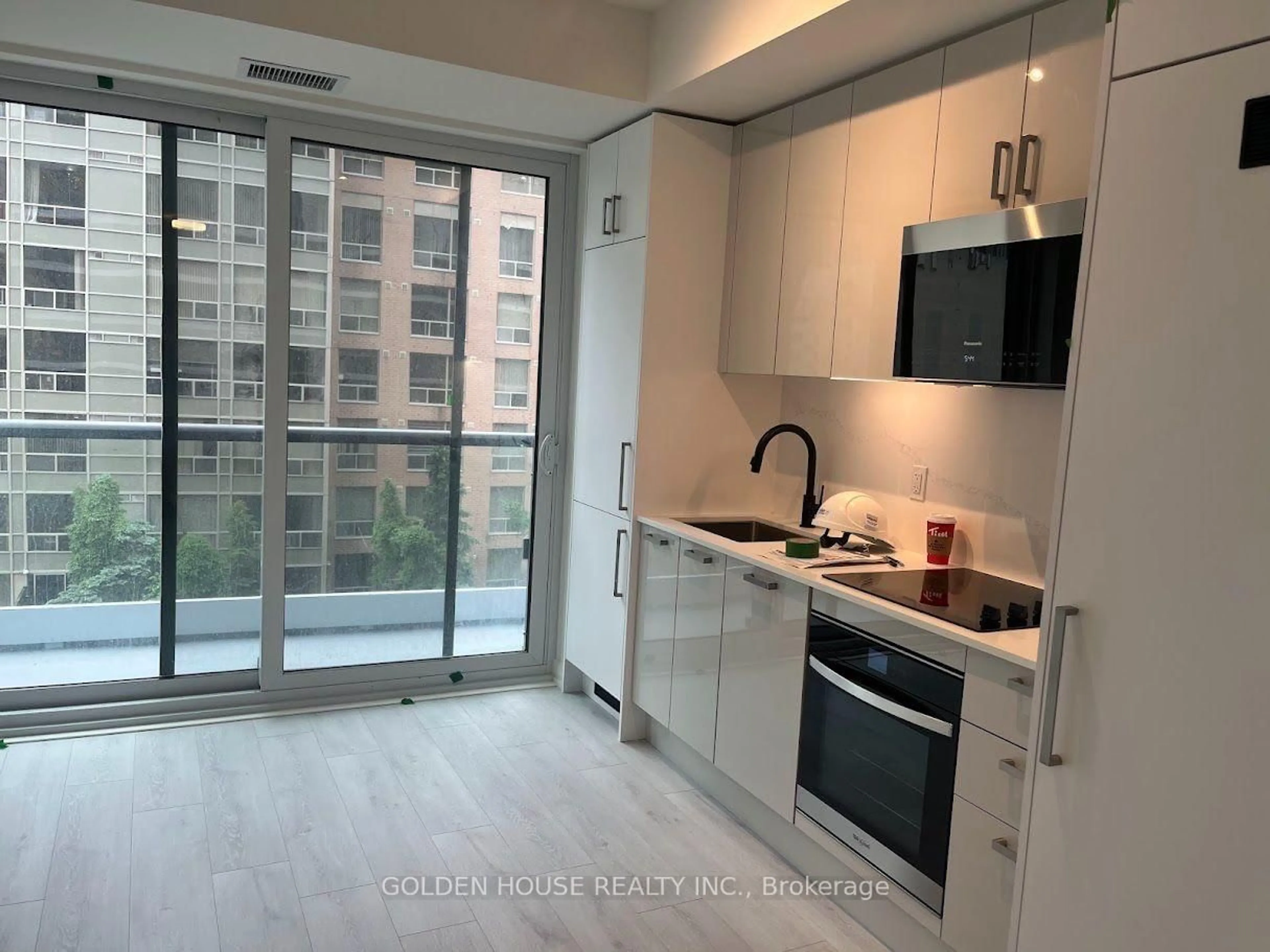 Standard kitchen, unknown for 280 Dundas St #605, Toronto Ontario M5T 0E3