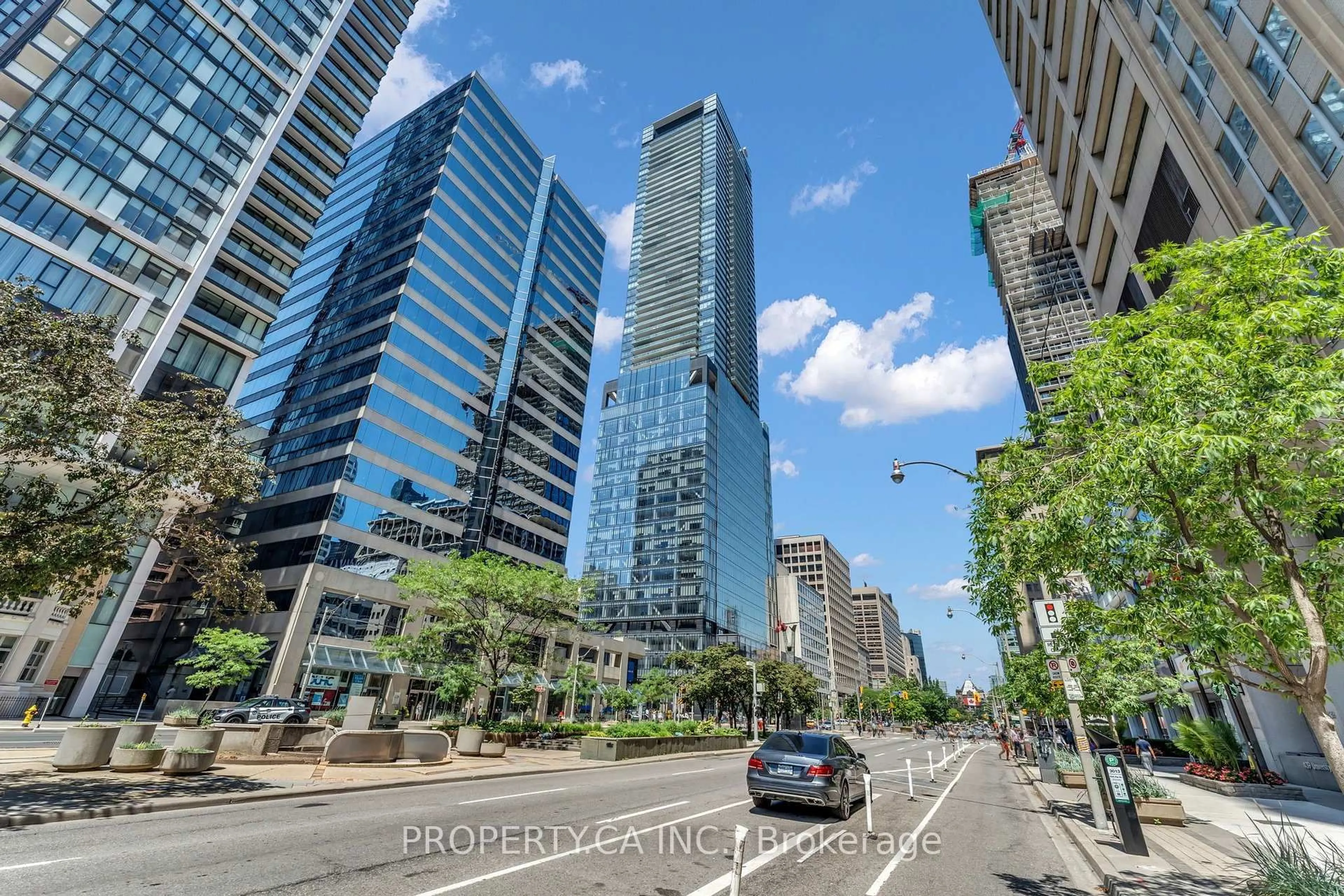 Unknown for 488 University Ave #3002, Toronto Ontario M5G 0C1