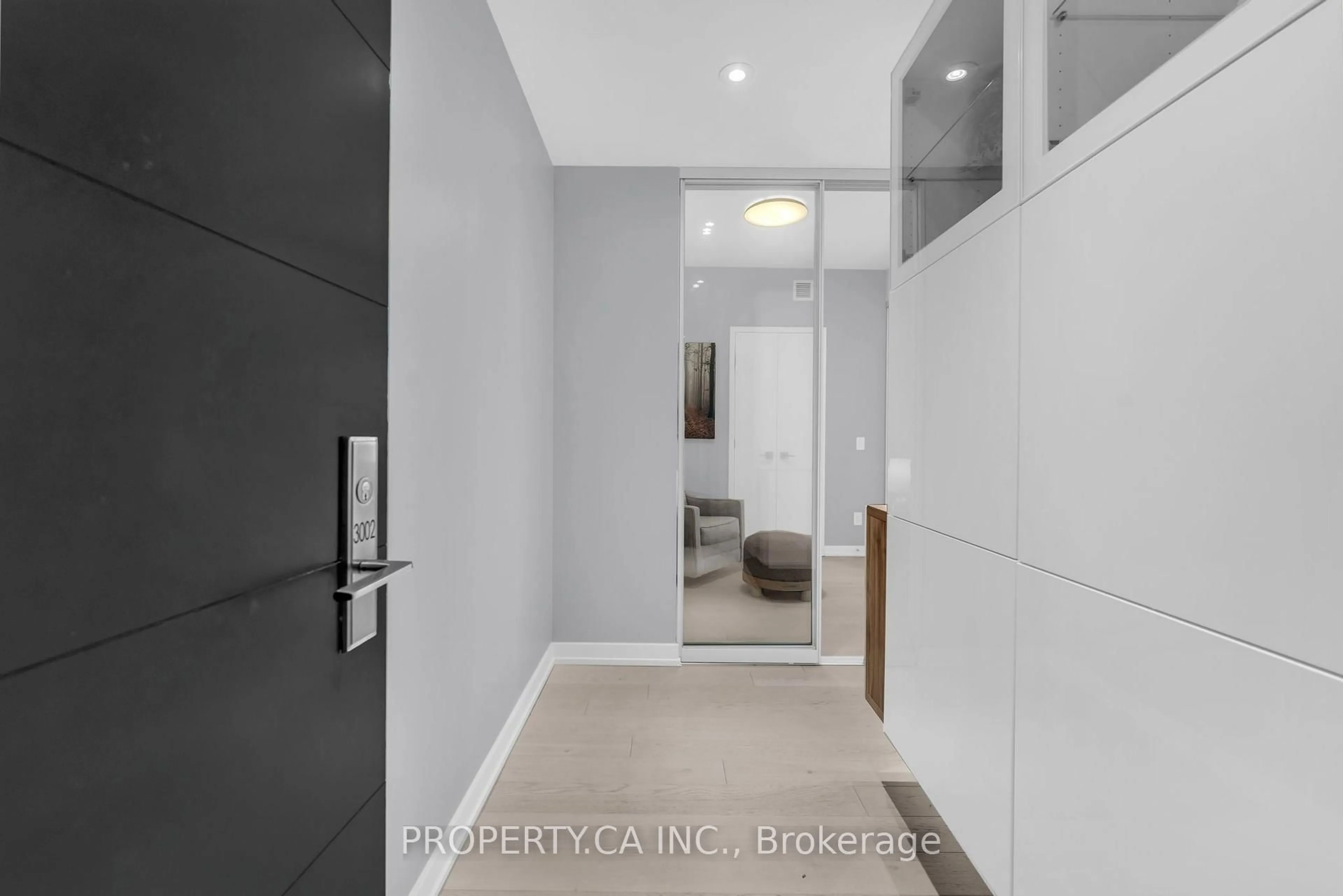 Indoor entryway for 488 University Ave #3002, Toronto Ontario M5G 0C1